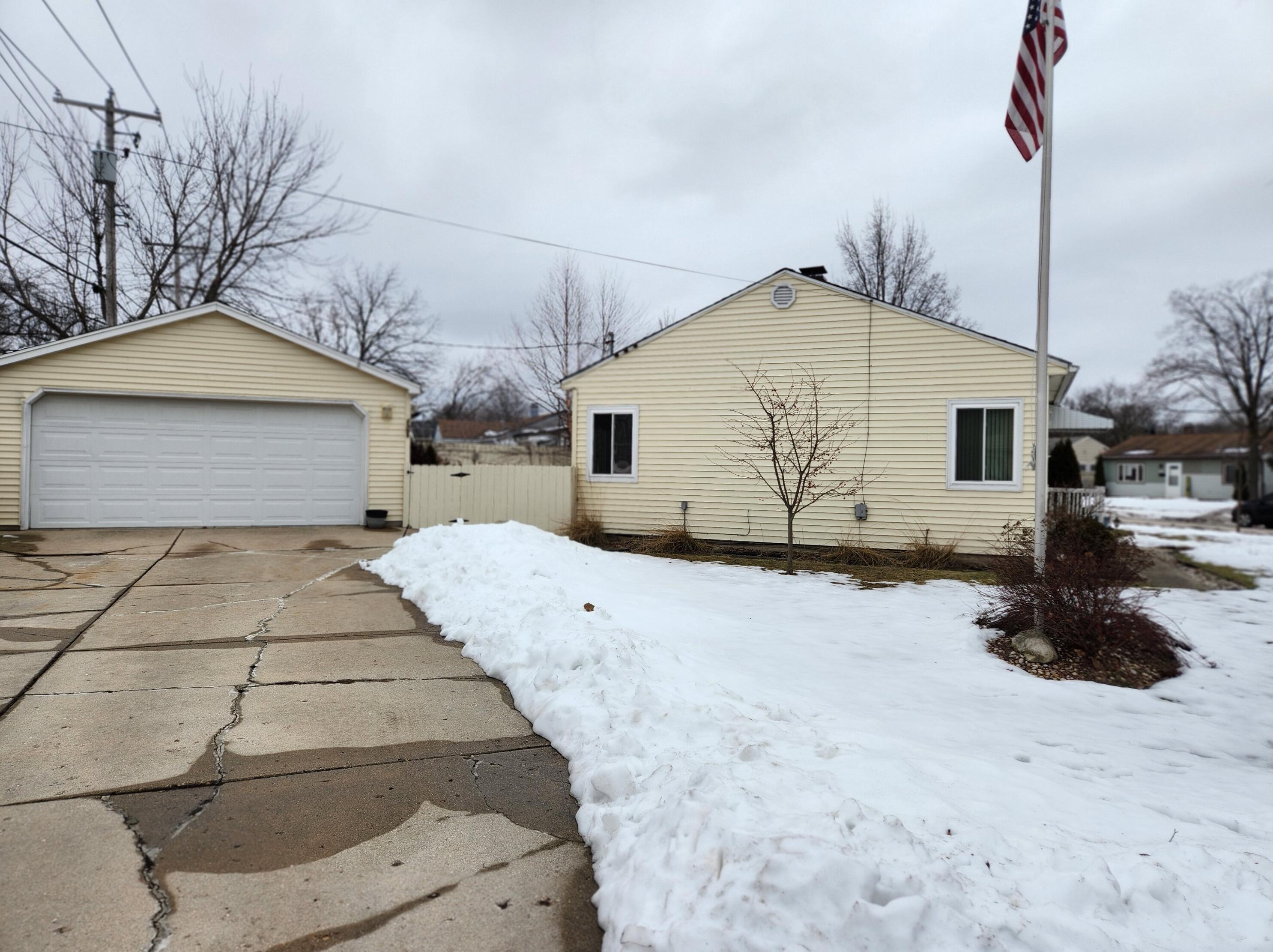 3432 65, Milwaukee WI 53214-1722 exterior