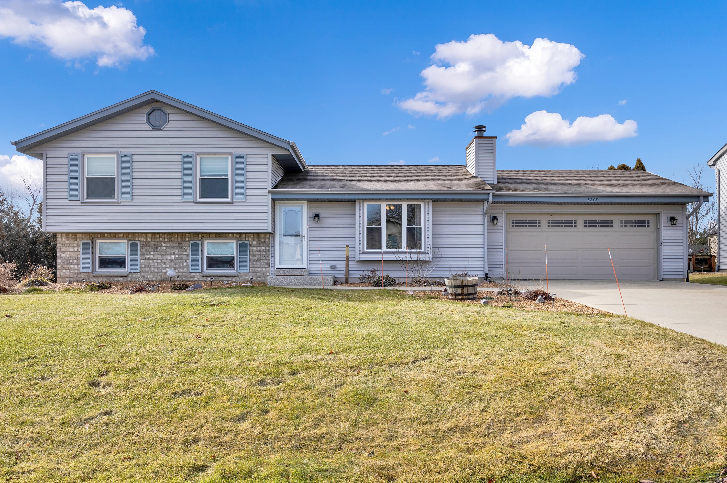6748 Bay Wood Dr, Racine WI  53402-1383 exterior