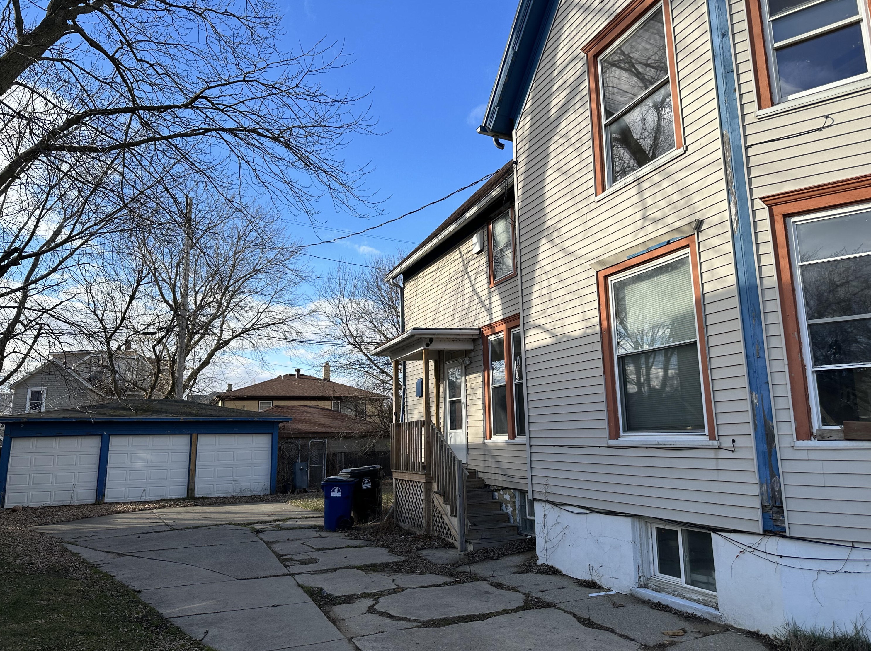 820 College Ave, Racine WI  53403-1417 exterior