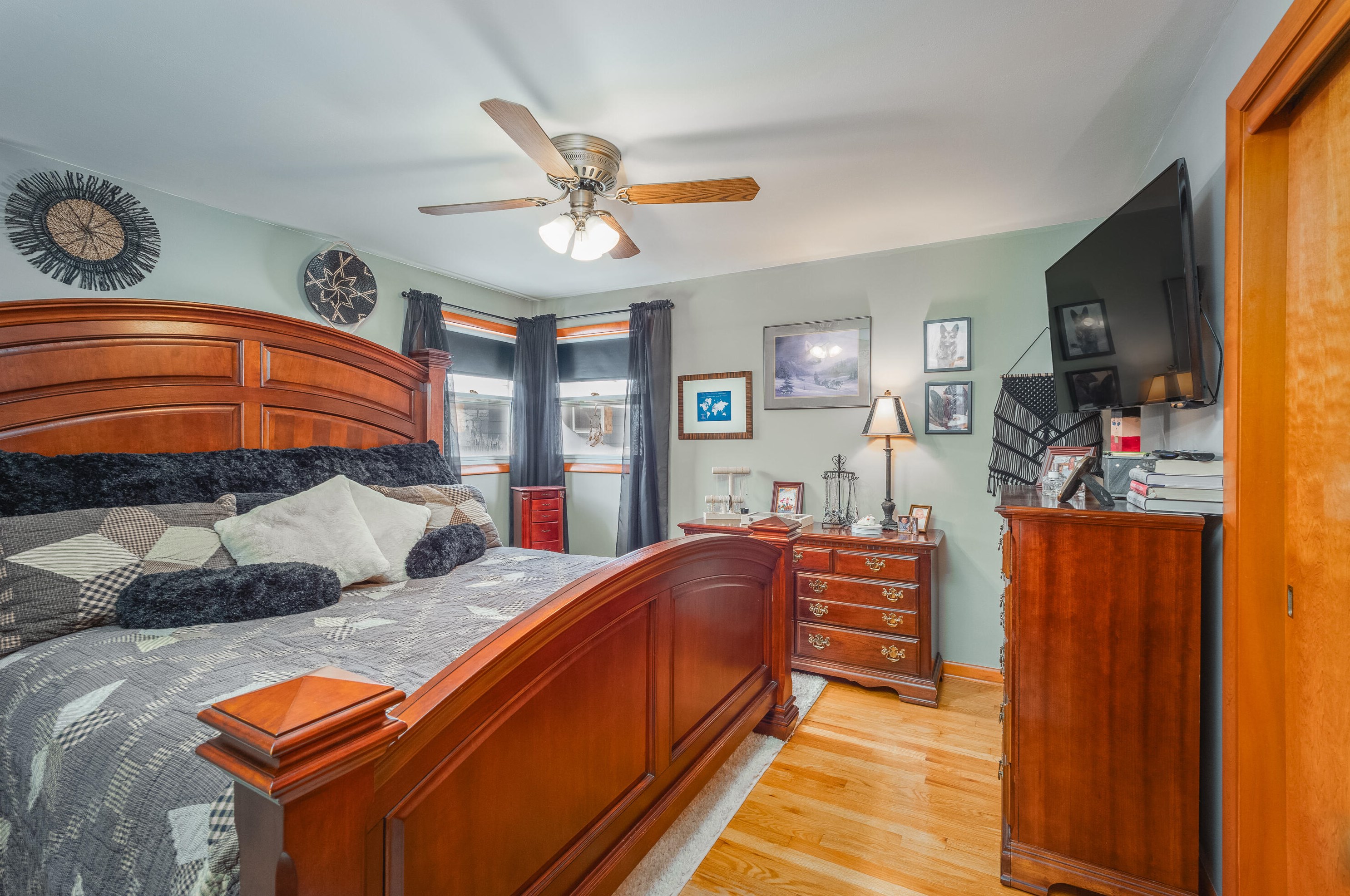1722 Nagle Ave, Manitowoc WI  54220-1829 exterior