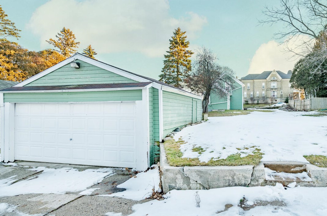 428 Ontario Ave, Sheboygan WI  53081-4136 exterior
