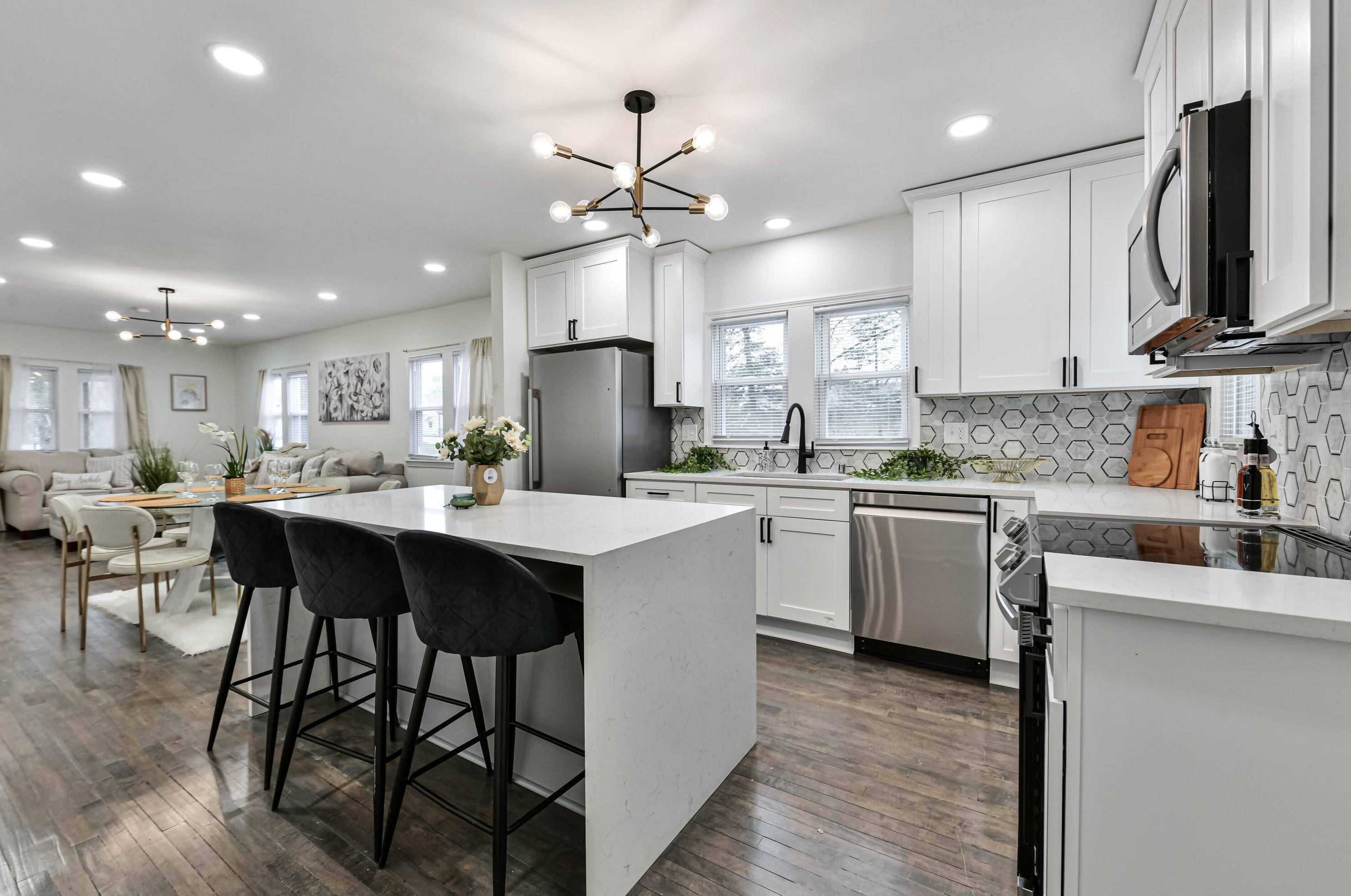 4235 92nd St, Milwaukee WI  53228-2133 exterior