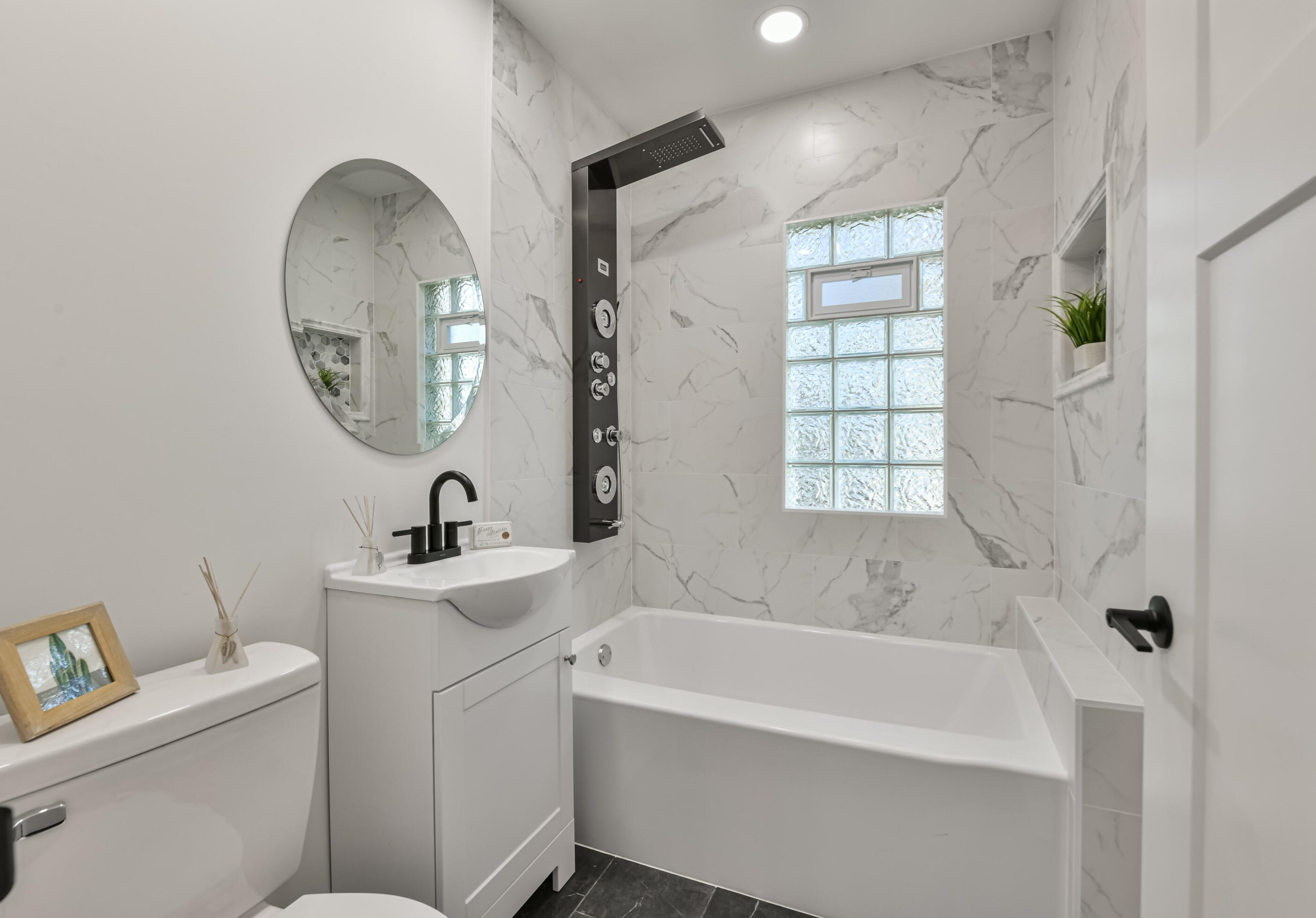 4235 92nd St, Milwaukee WI  53228-2133 exterior