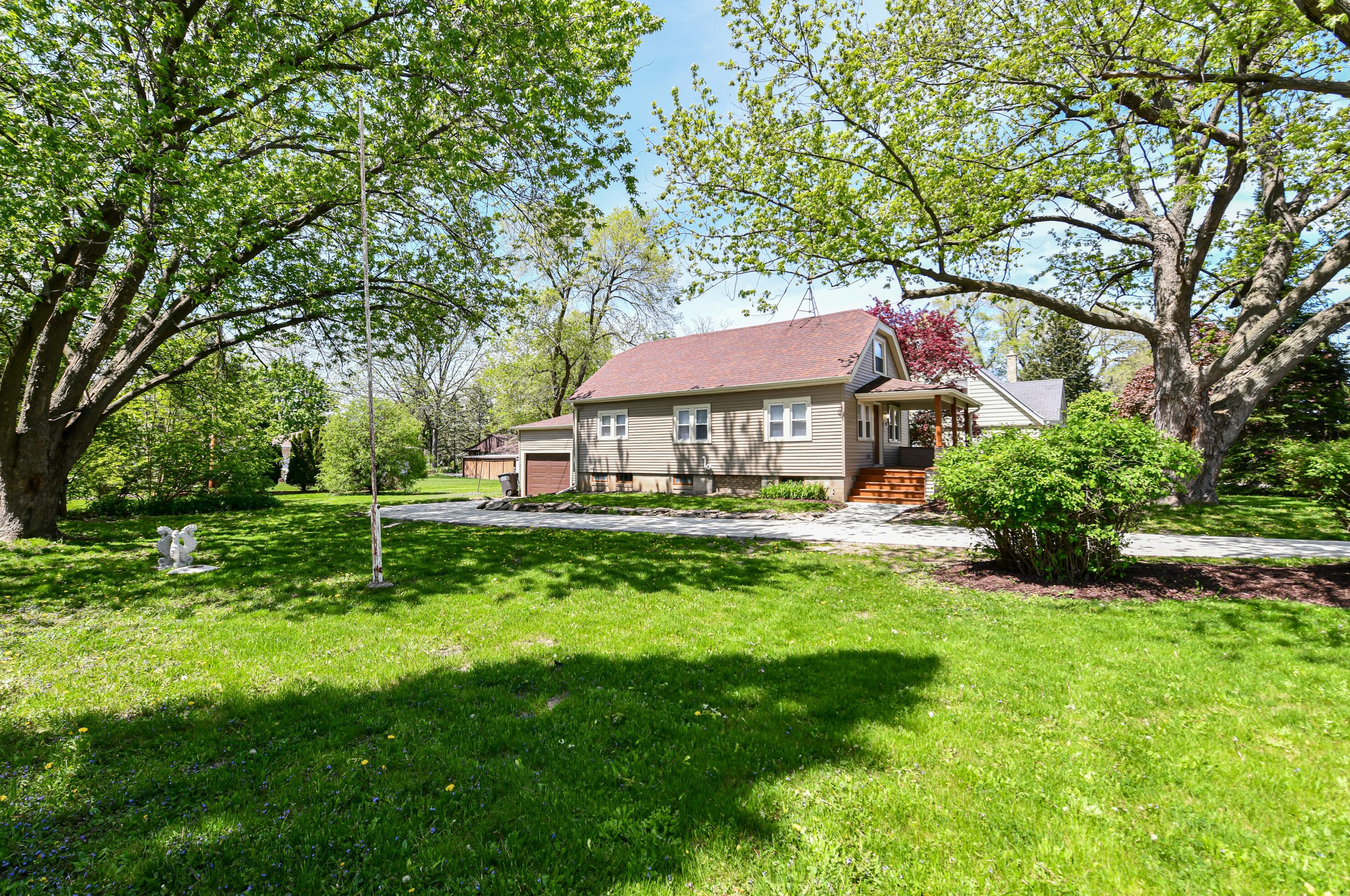 4235 92nd St, Milwaukee WI  53228-2133 exterior