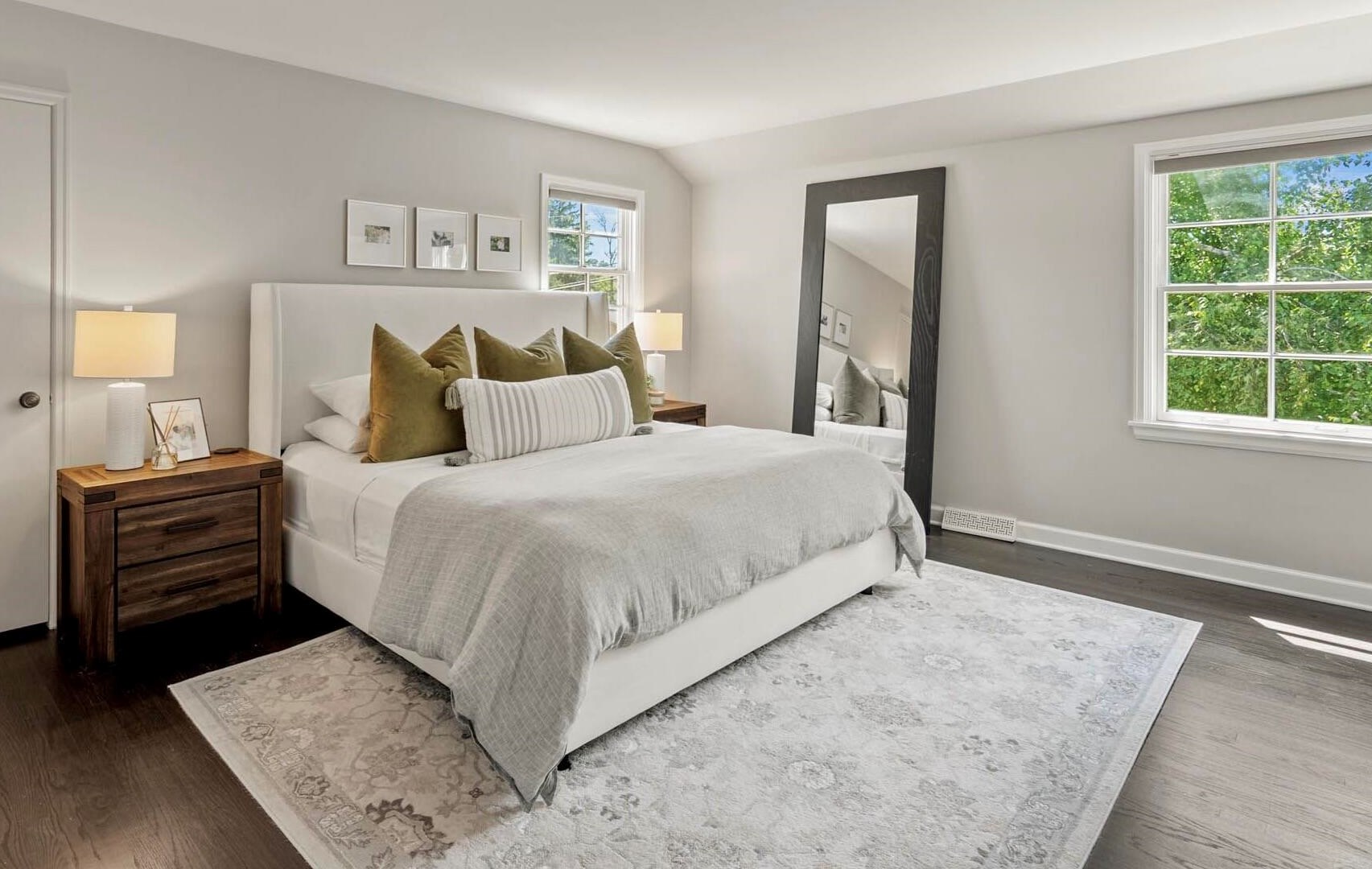 9506 Apple Blossom Ln, Milwaukee WI 53217-4401 exterior