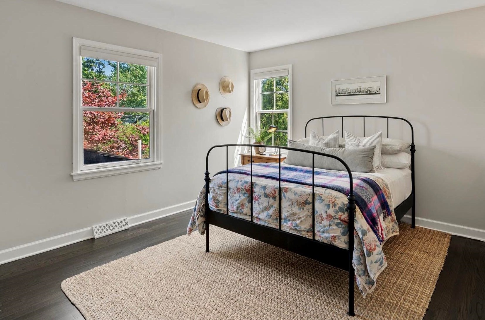 9506 Apple Blossom Ln, Milwaukee WI 53217-4401 exterior