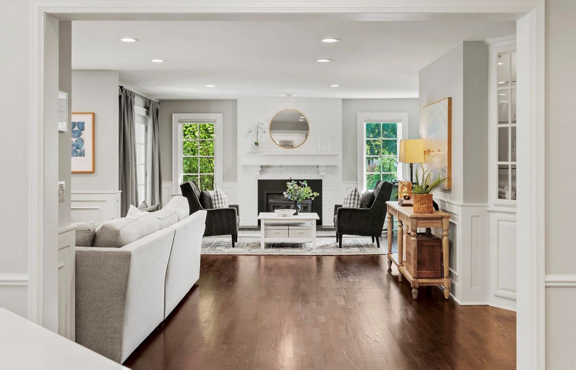 9506 Apple Blossom Ln, Milwaukee WI 53217-4401 exterior