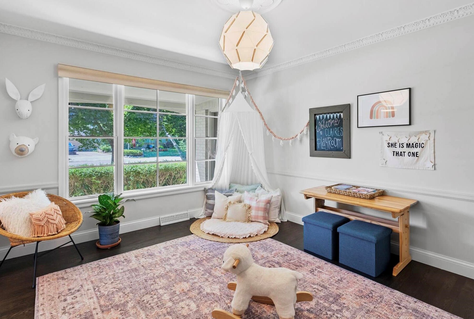 9506 Apple Blossom Ln, Milwaukee WI 53217-4401 exterior