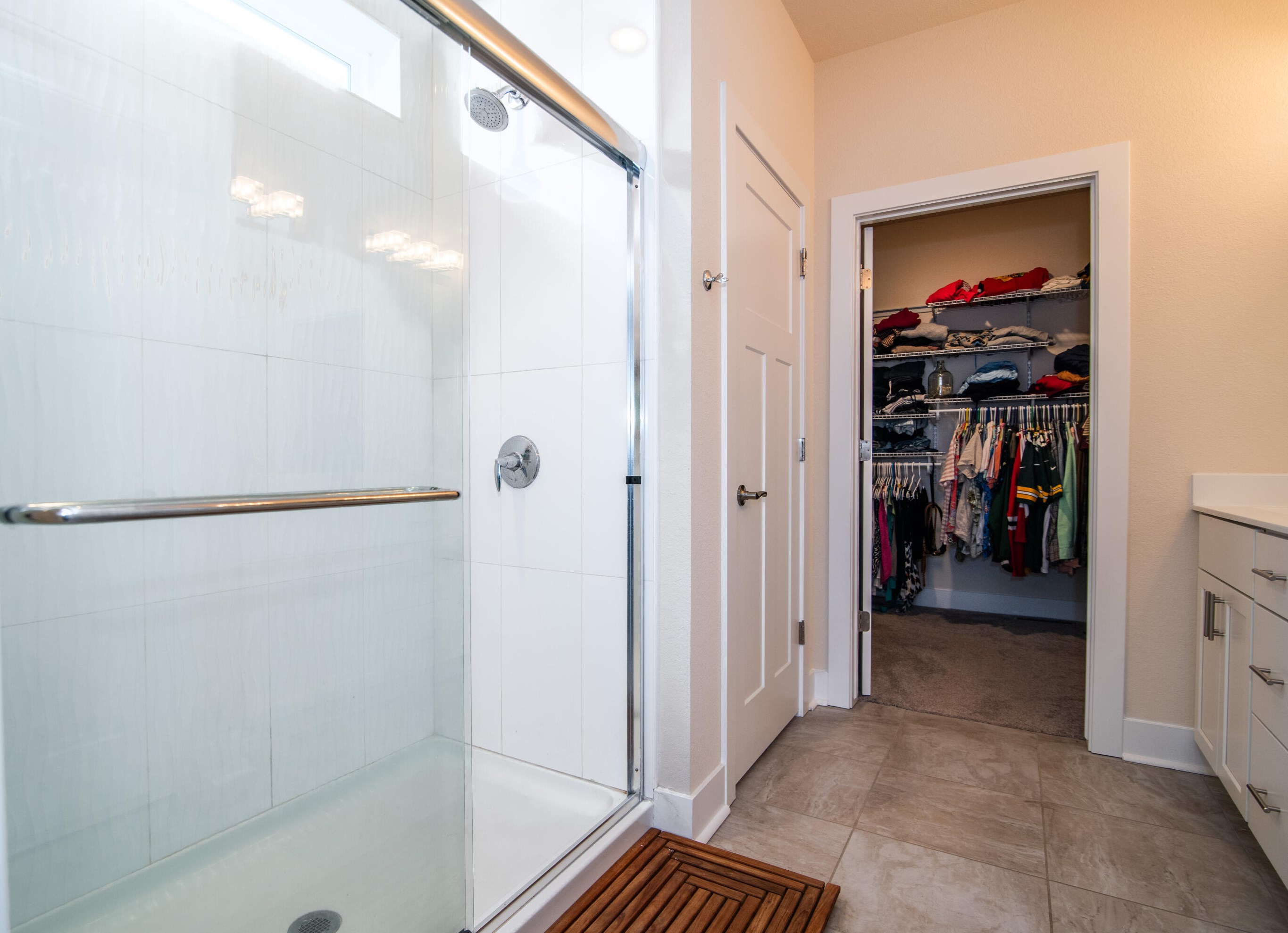 681 Spur Rd, Slinger WI  53086-9293 exterior