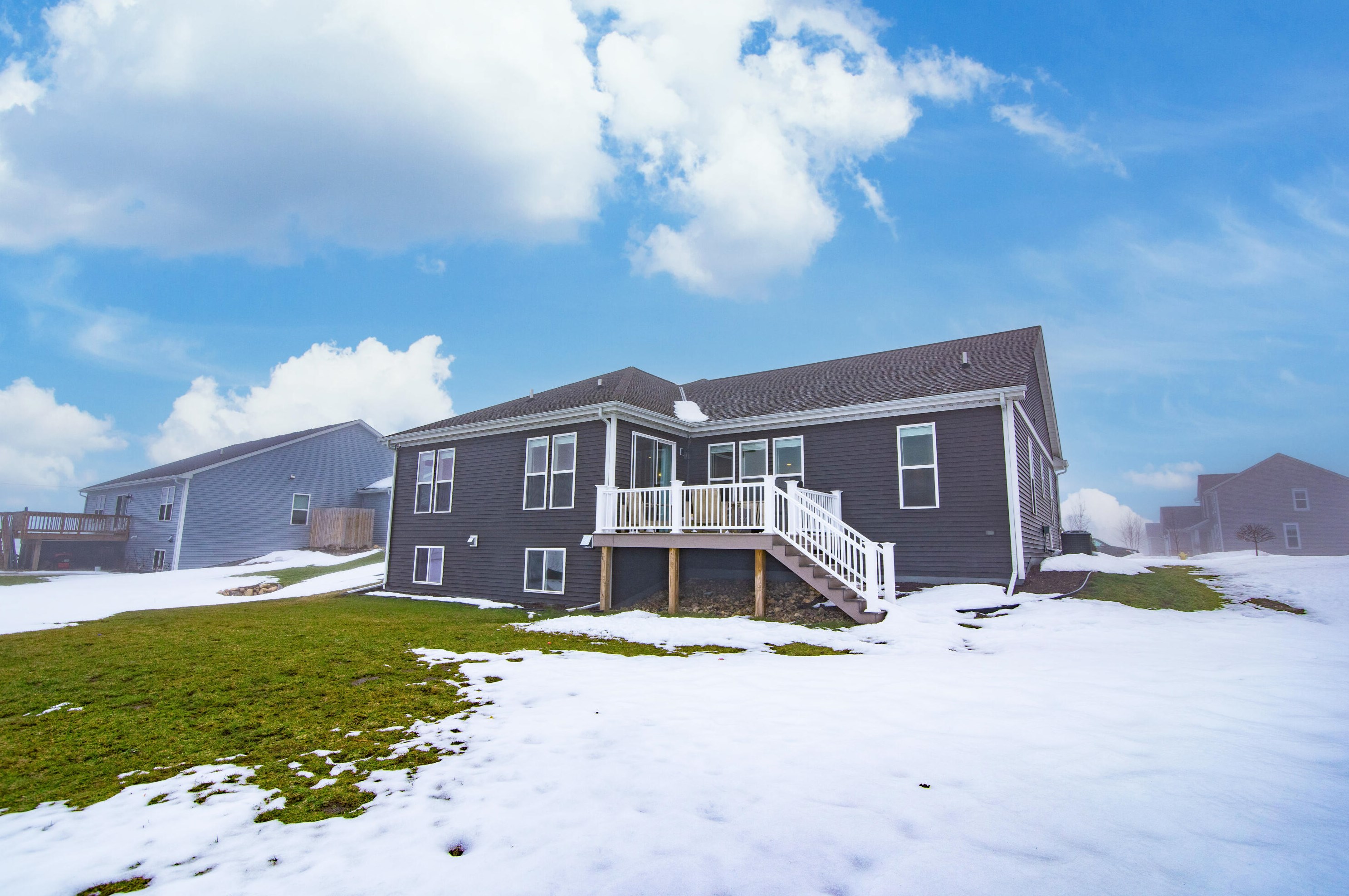 681 Spur Rd, Slinger WI  53086-9293 exterior