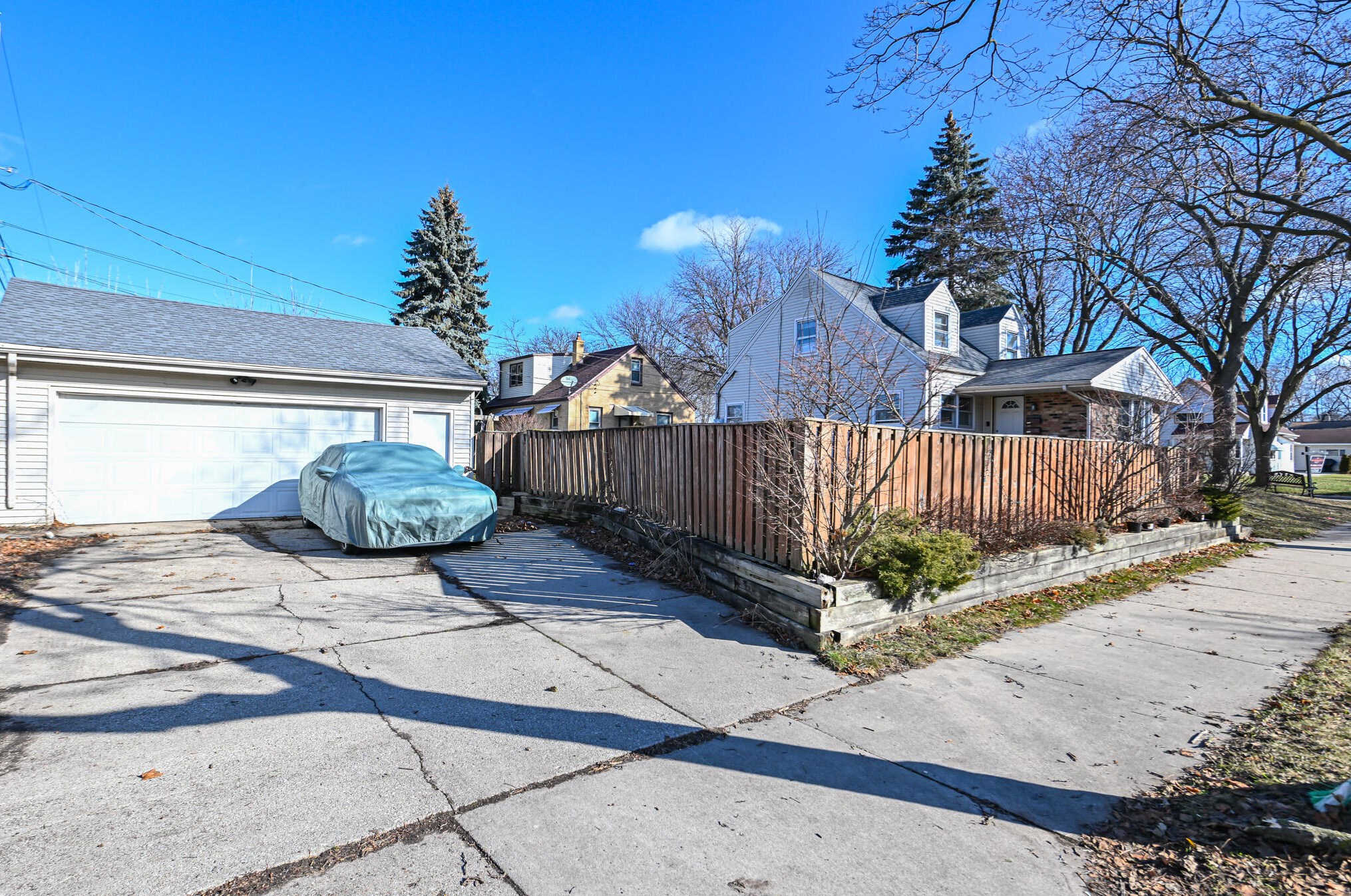 5700 Stack Dr, Milwaukee WI  53219-3138 exterior