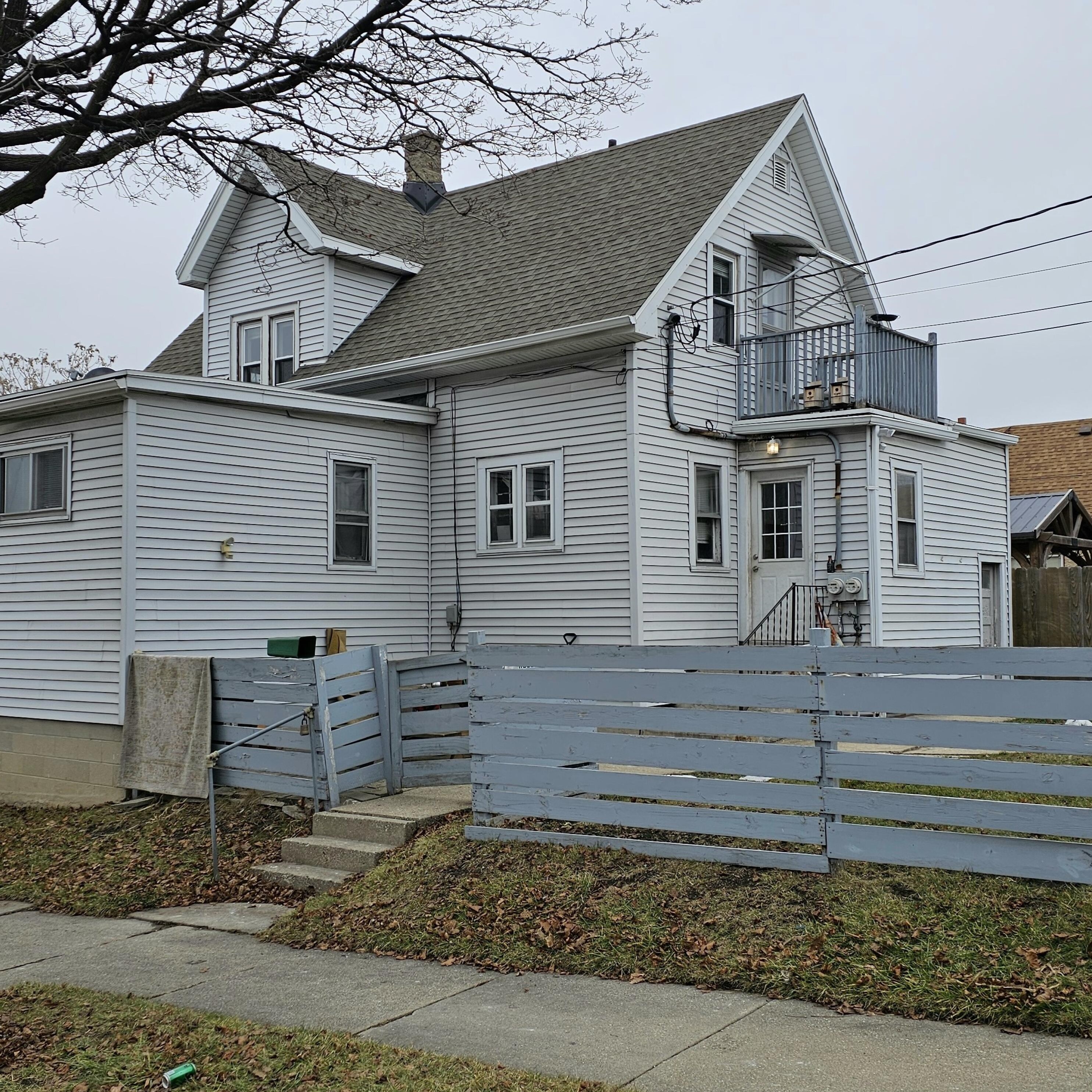 4176 4th St, Milwaukee WI  53207-4377 exterior