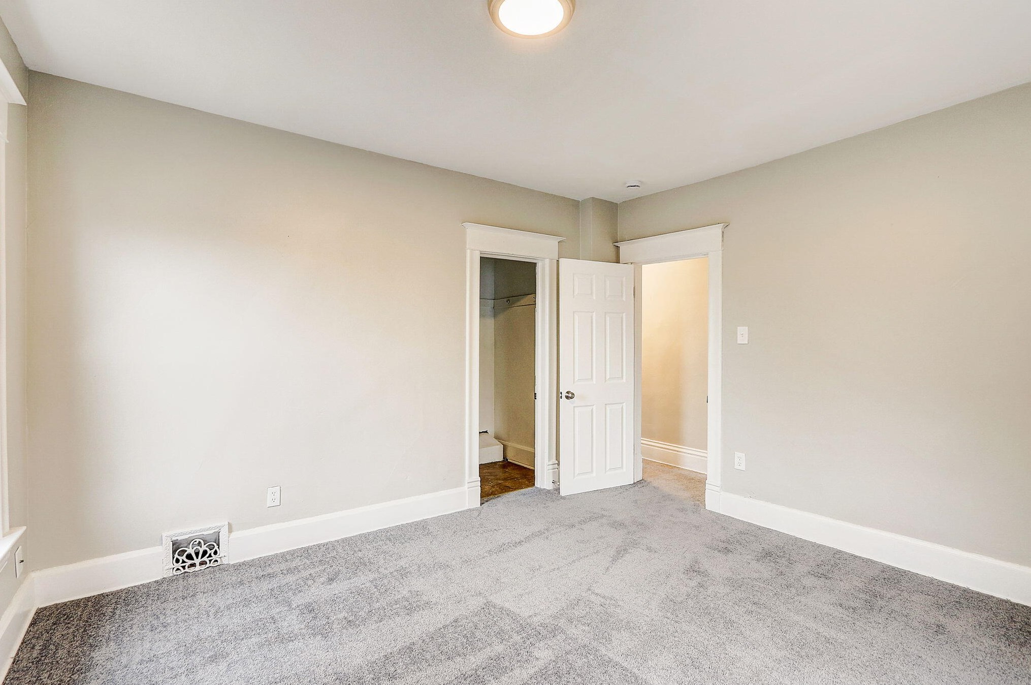 1553 Taylor Ave, Racine WI  53403-2172 exterior