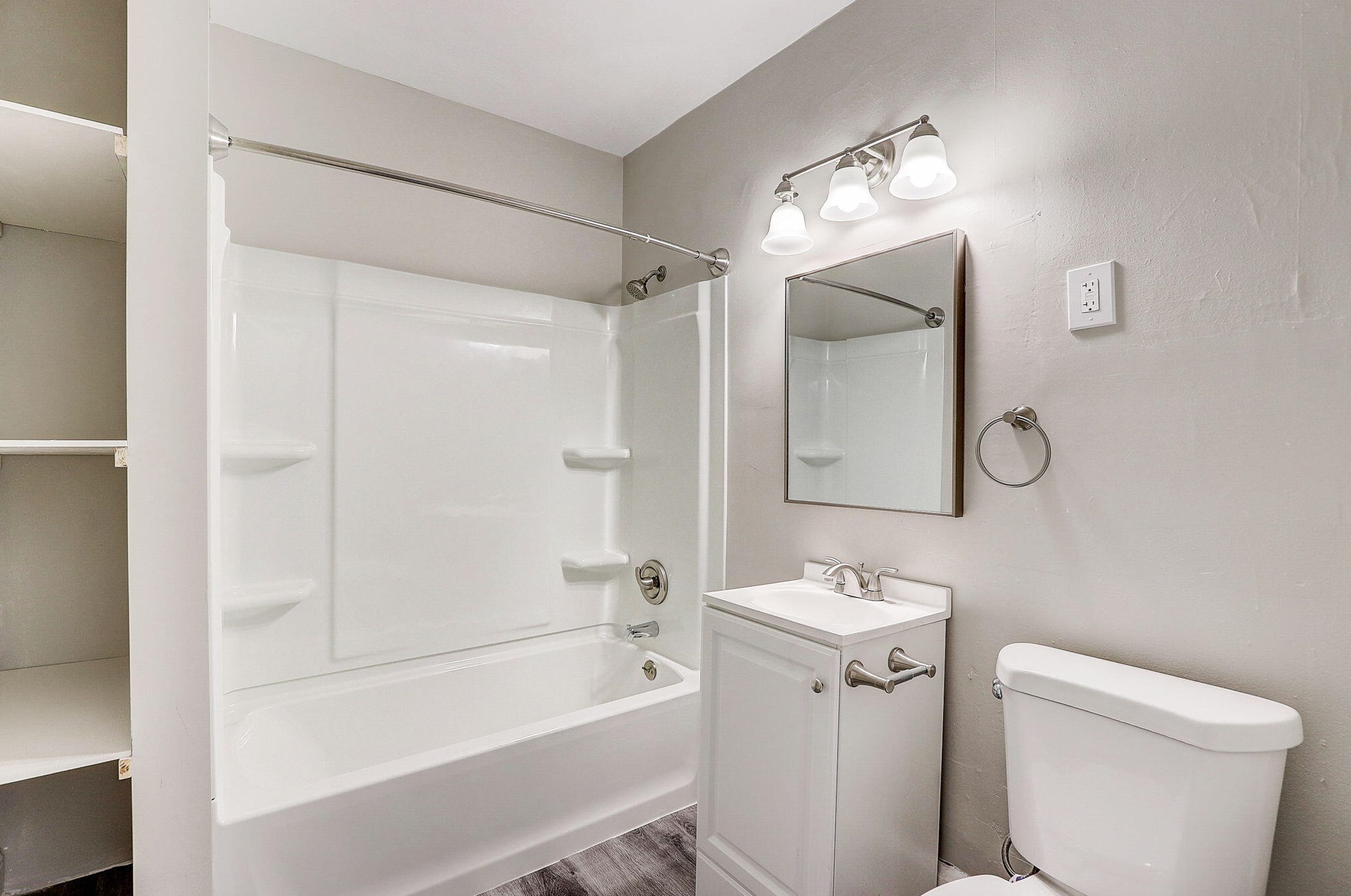 1553 Taylor Ave, Racine WI  53403-2172 exterior