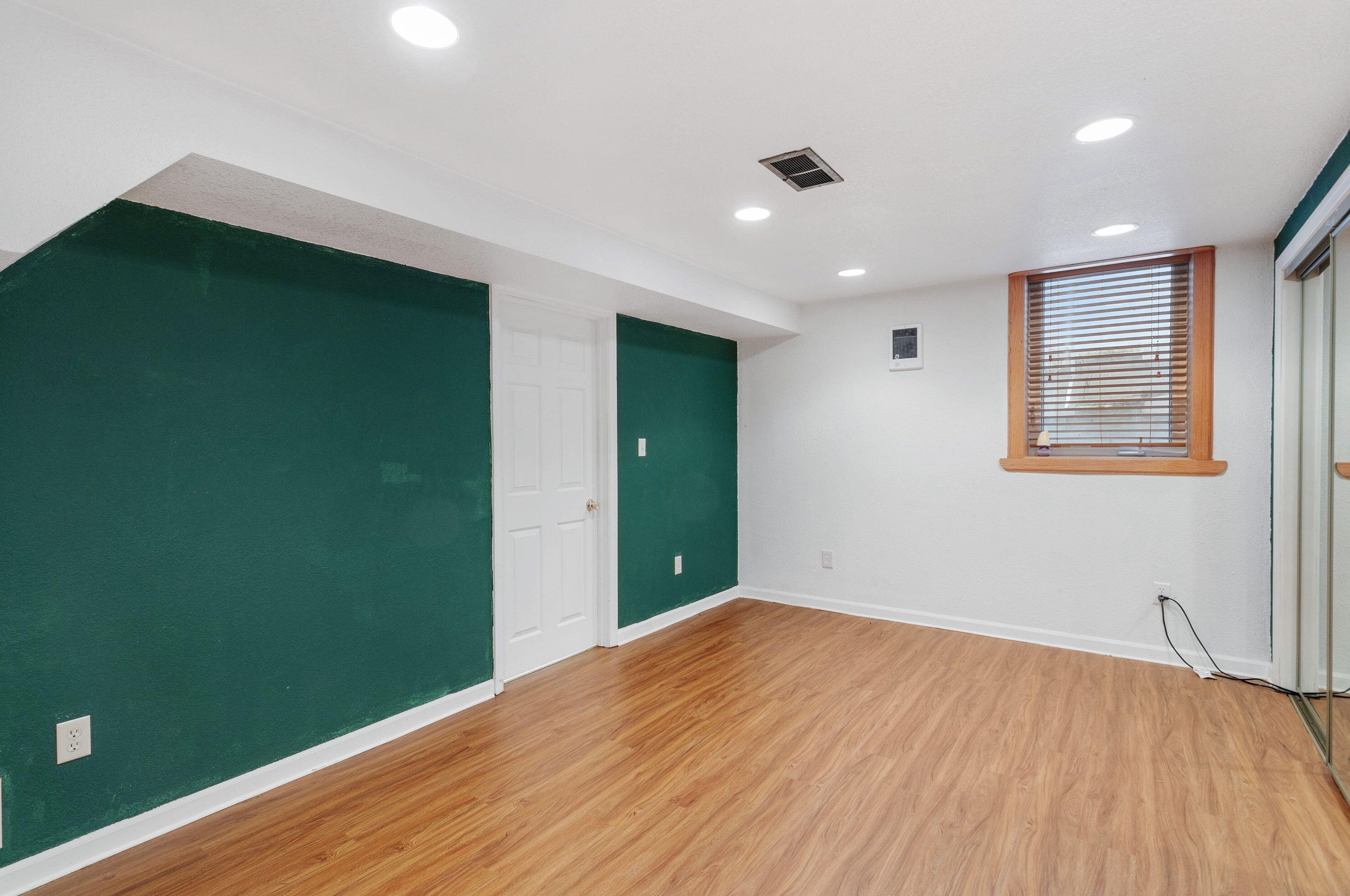 3863 83rd St, Milwaukee WI  53220-1631 exterior