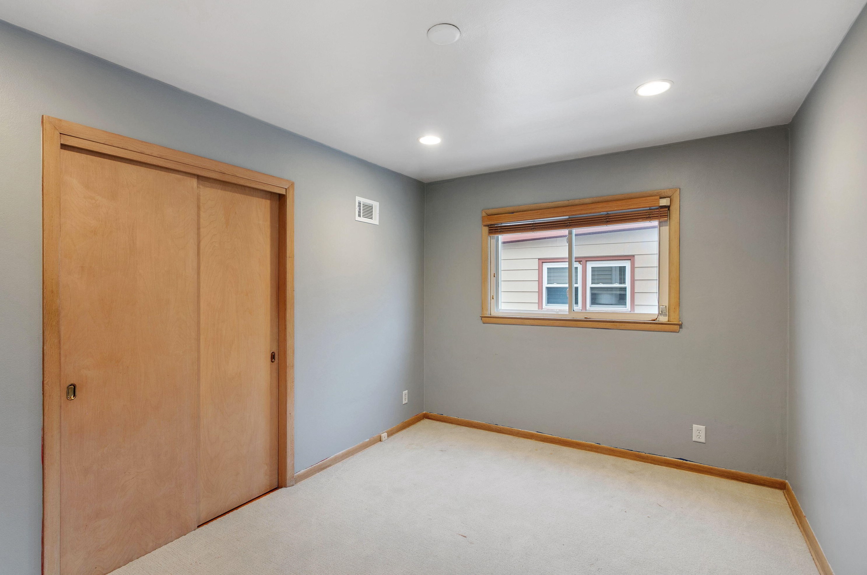 3863 83rd St, Milwaukee WI  53220-1631 exterior