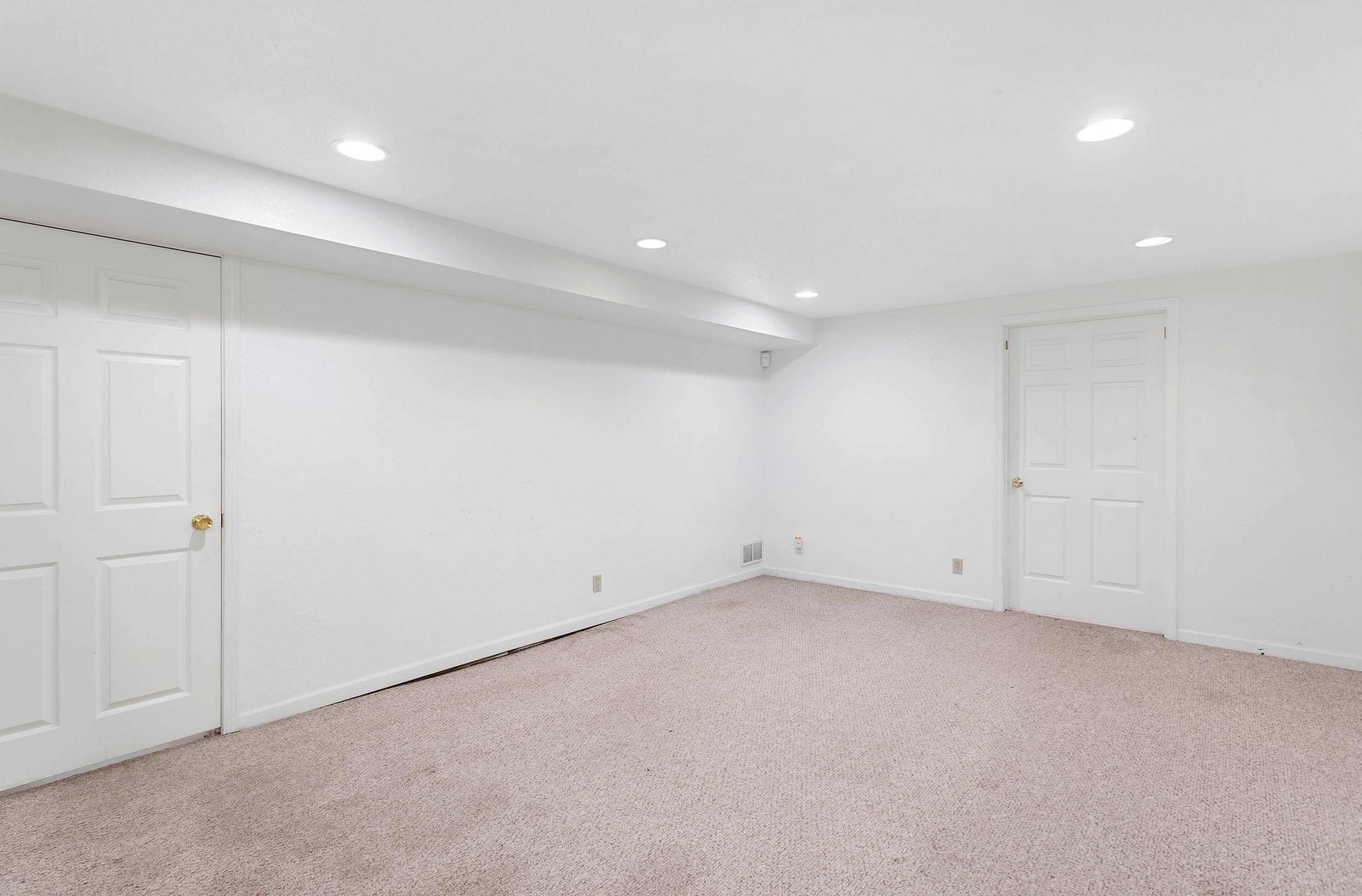 3863 83rd St, Milwaukee WI  53220-1631 exterior