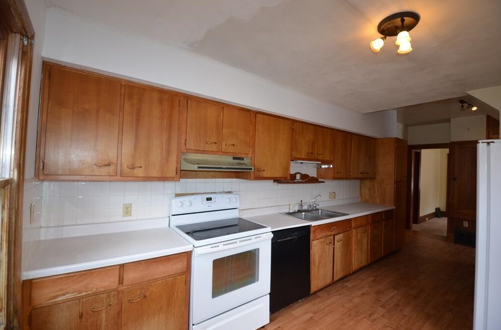 130 Park St, Whitewater WI  53190-1329 exterior