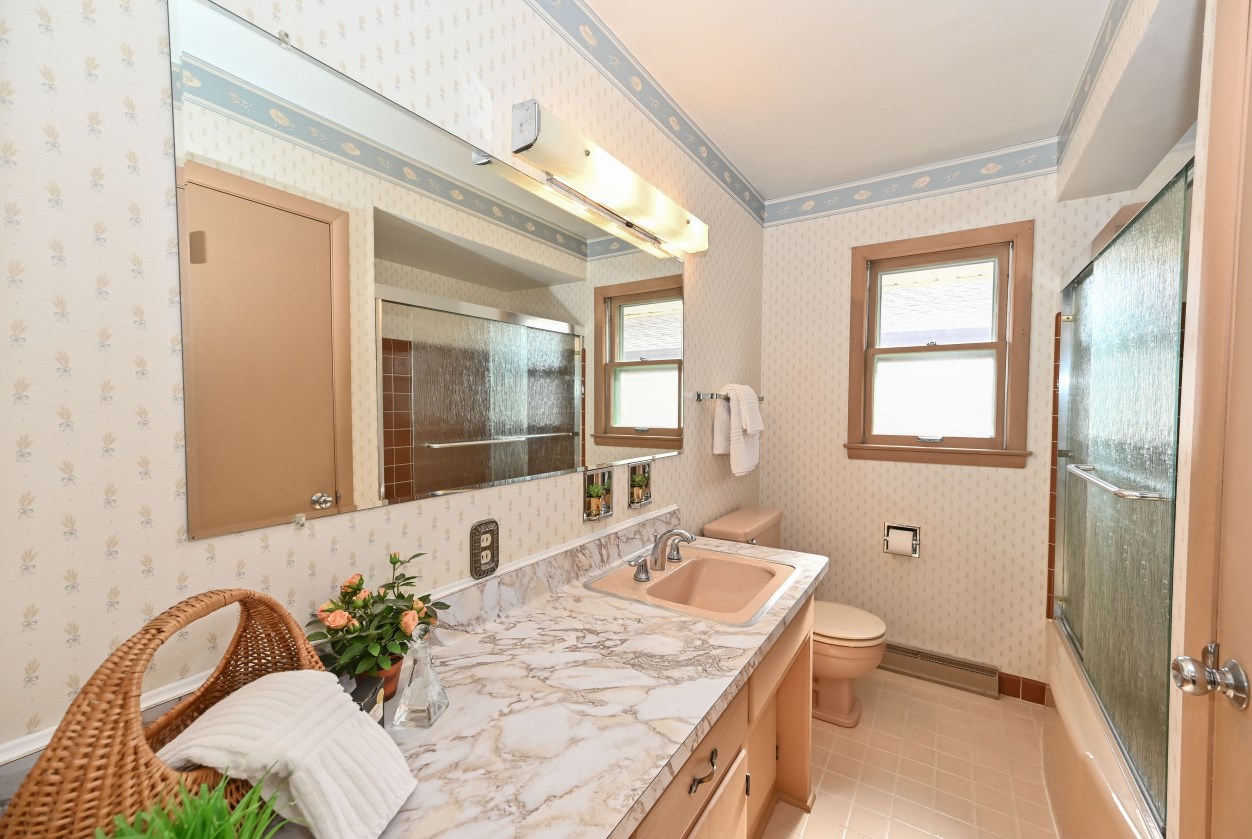 3708 101, Milwaukee WI 53222-2309 exterior