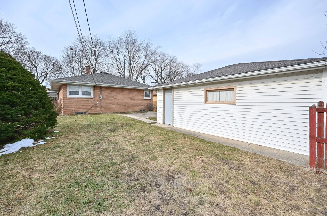 3708 101, Milwaukee WI 53222-2309 exterior