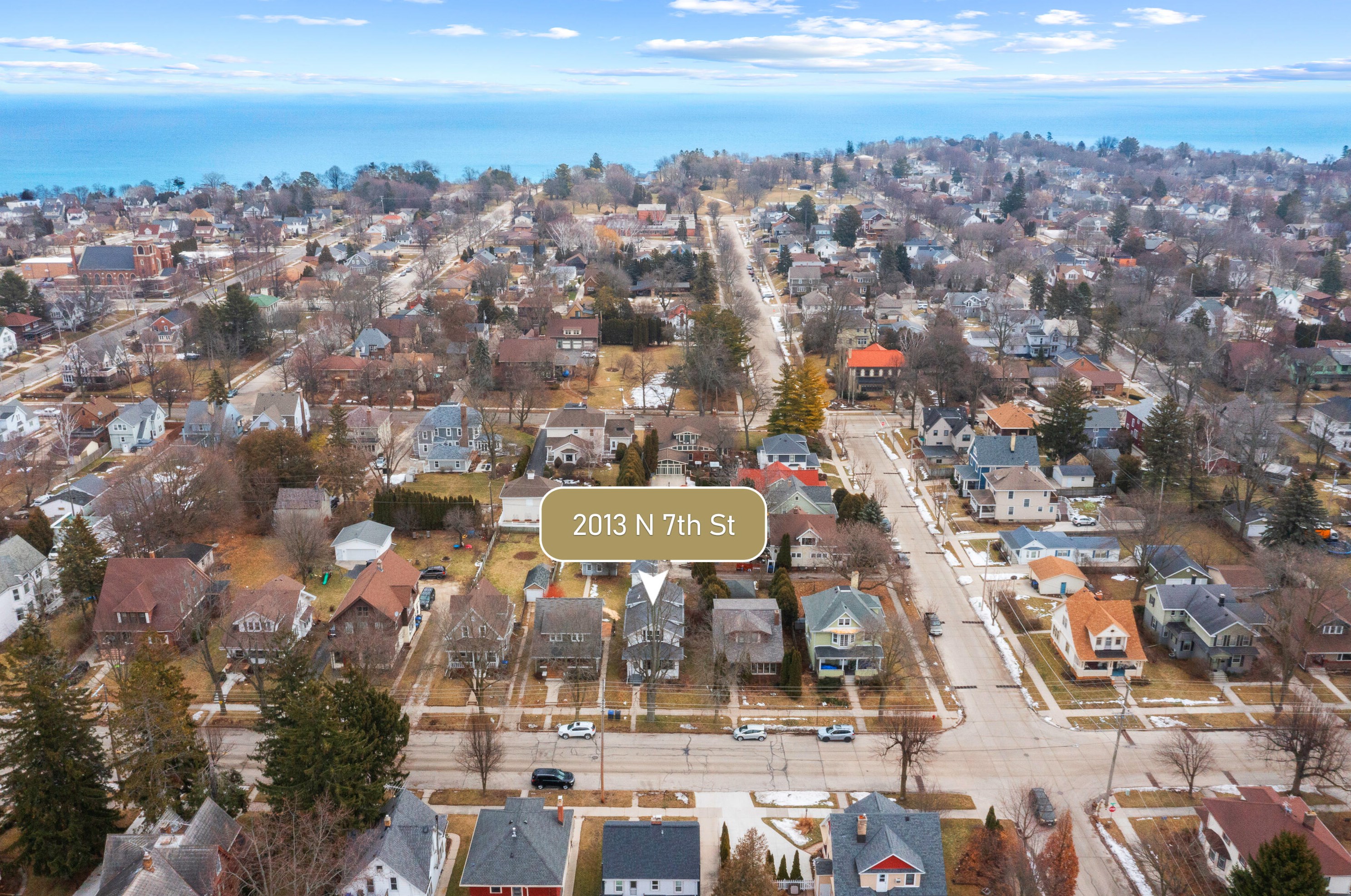 2013 7th St, Sheboygan WI  53081-2711 exterior