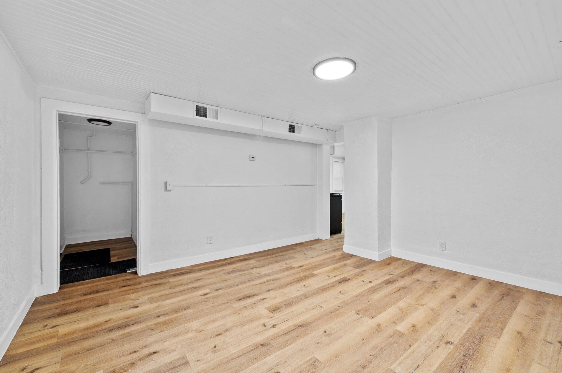 2953 11 St, Milwaukee WI 53215-3813 exterior