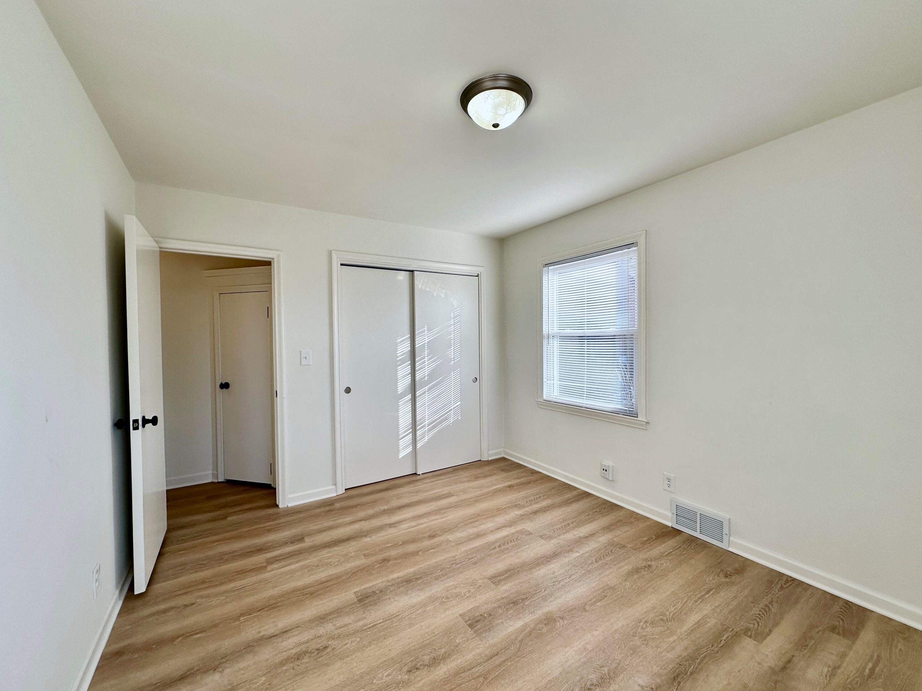 2737 85th St, Milwaukee WI  53222-4709 exterior