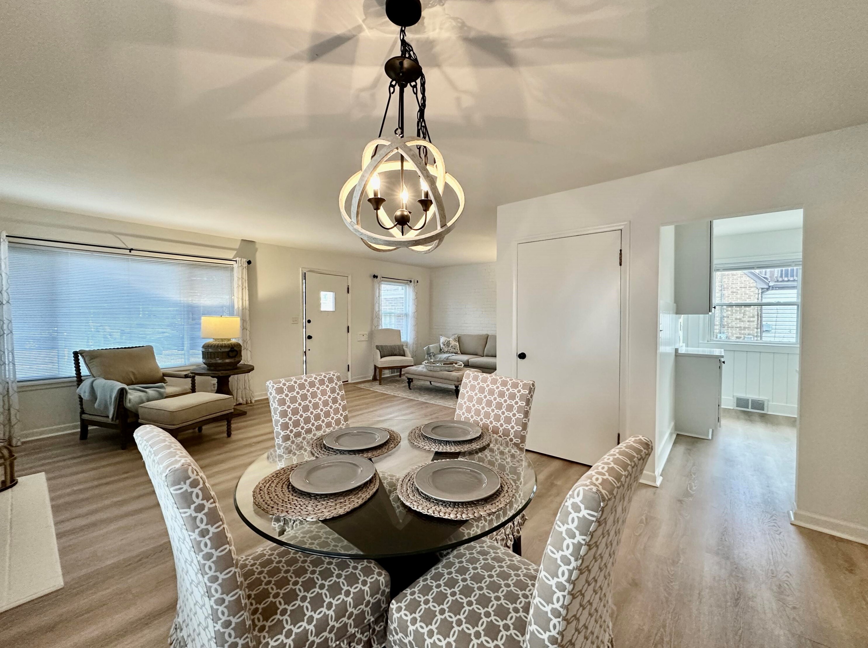 2737 85th St, Milwaukee WI  53222-4709 exterior