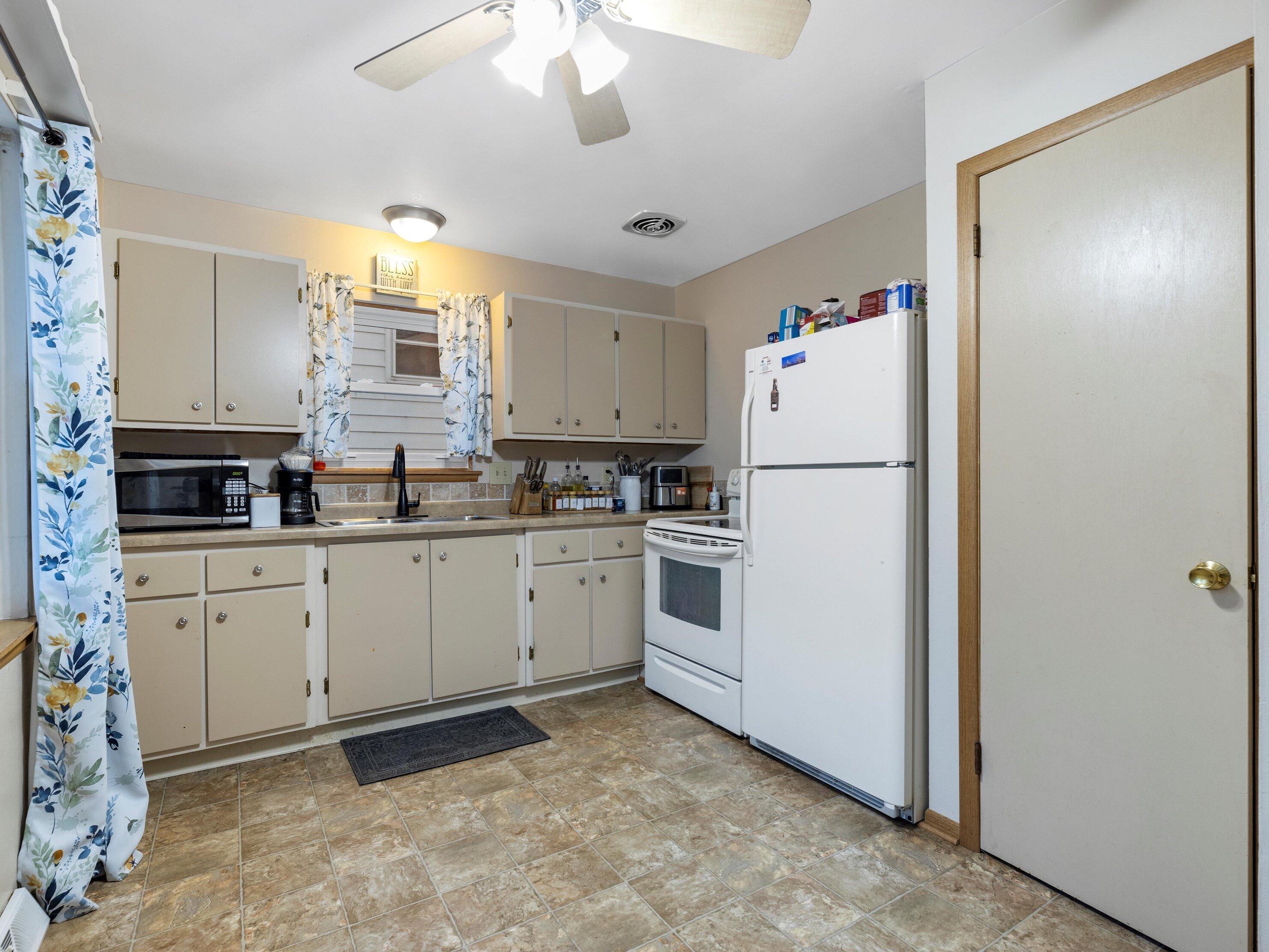 1110 124th St, Milwaukee WI  53226-3319 exterior