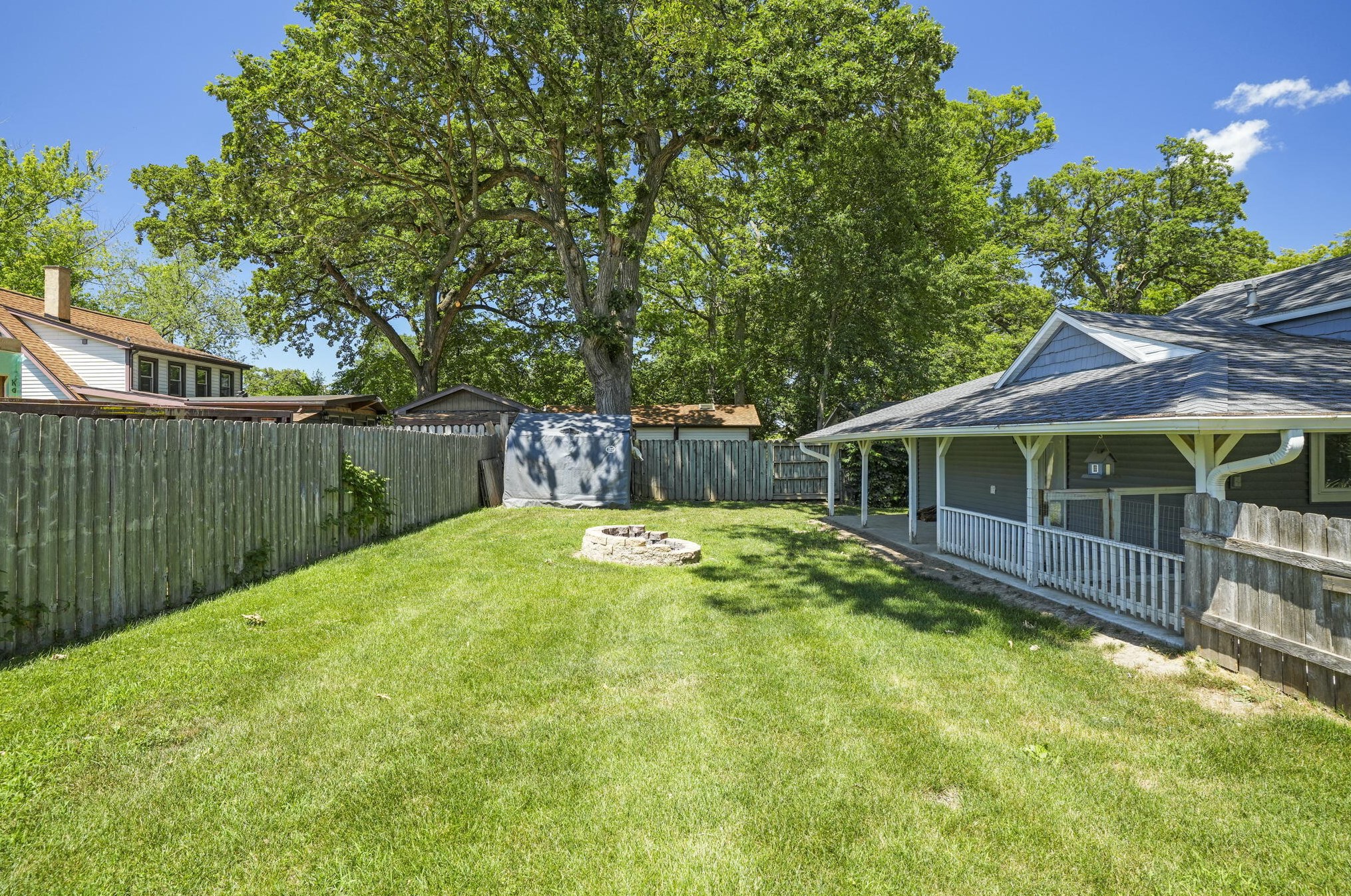 4305 Shore Dr, Delavan WI  53115-3407 exterior
