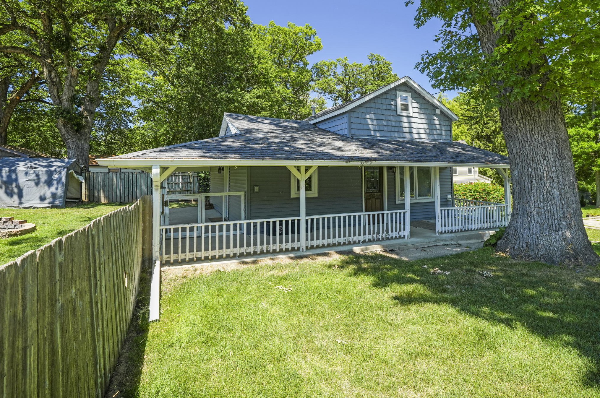 4305 Shore Dr, Delavan WI  53115-3407 exterior