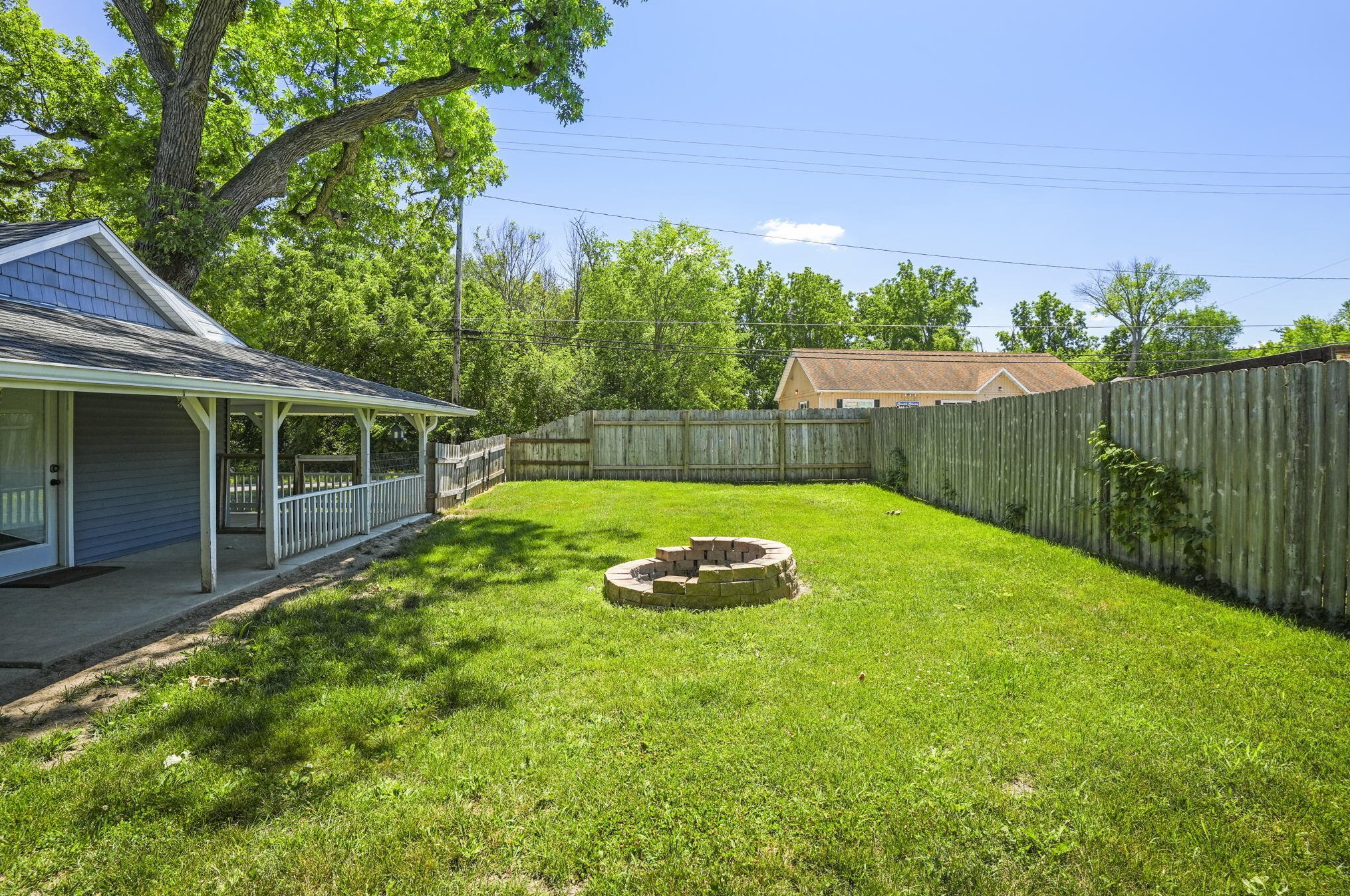 4305 Shore Dr, Delavan WI  53115-3407 exterior
