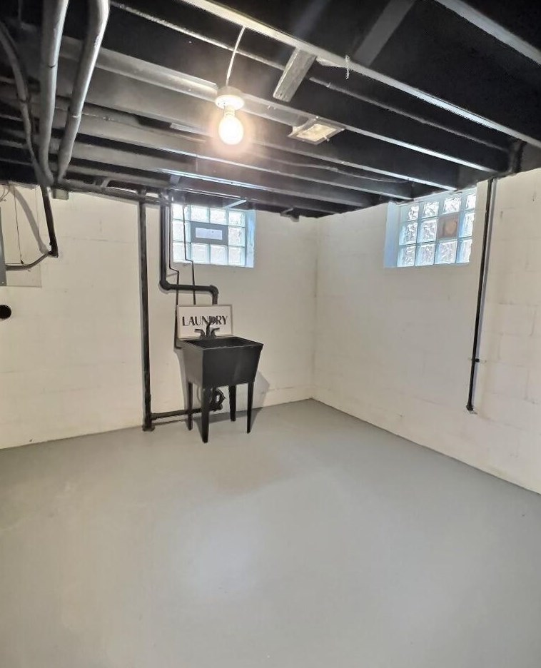 3266 52nd St, Milwaukee WI  53216-3242 exterior