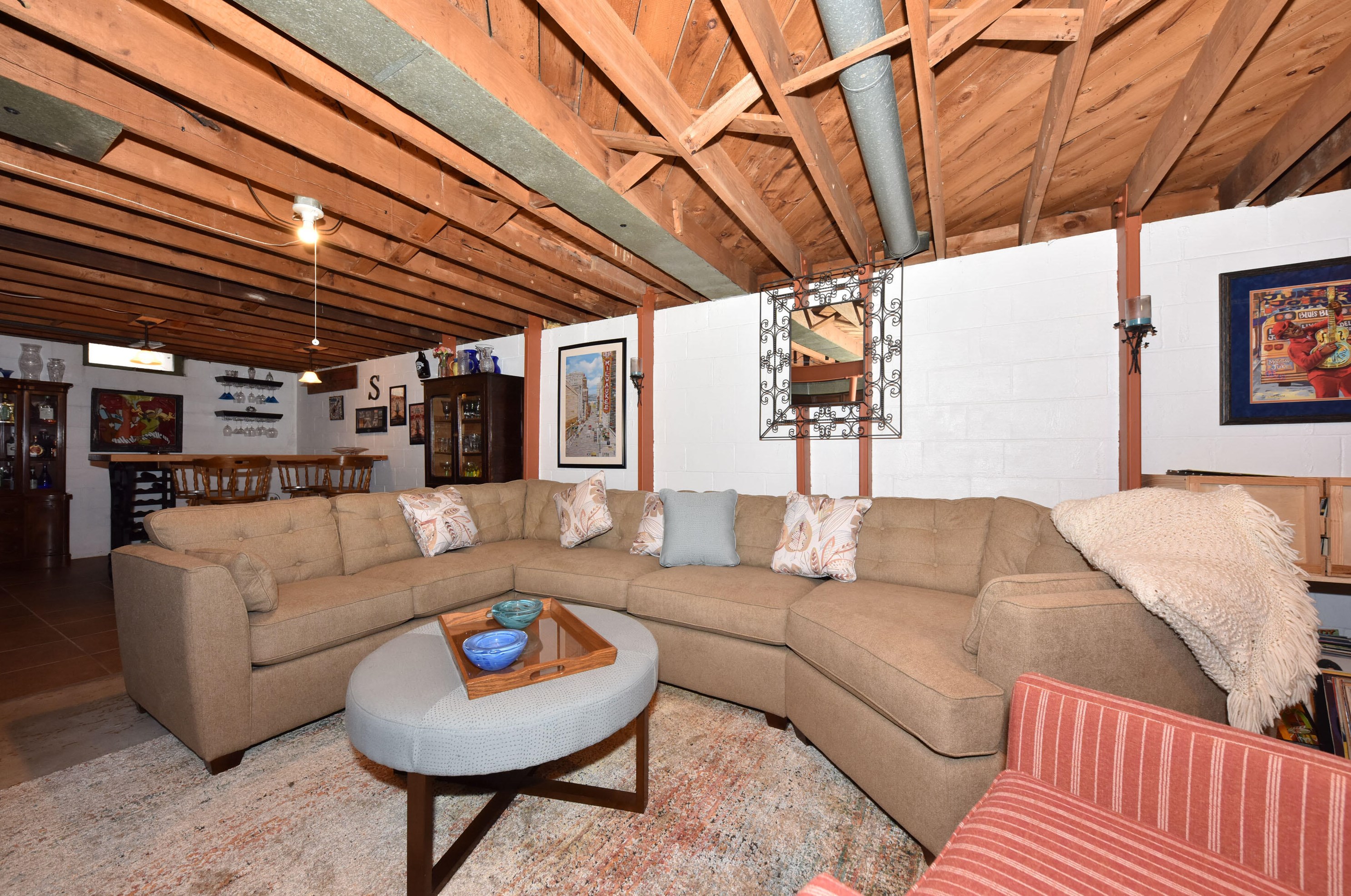 3722 Mary Ann Dr, Hales Corners WI  53132-9319 exterior