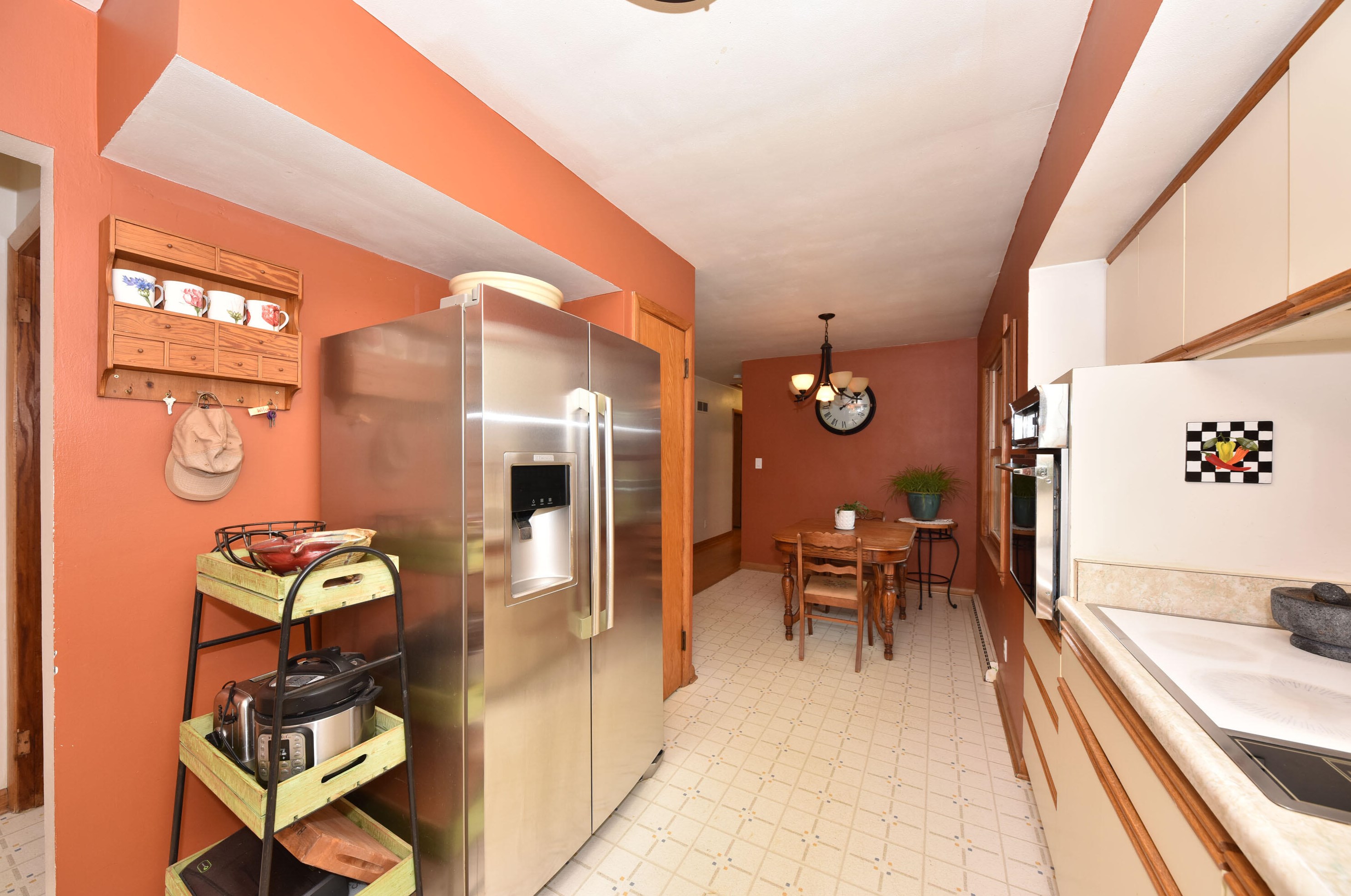 3722 Mary Ann Dr, Hales Corners WI  53132-9319 exterior