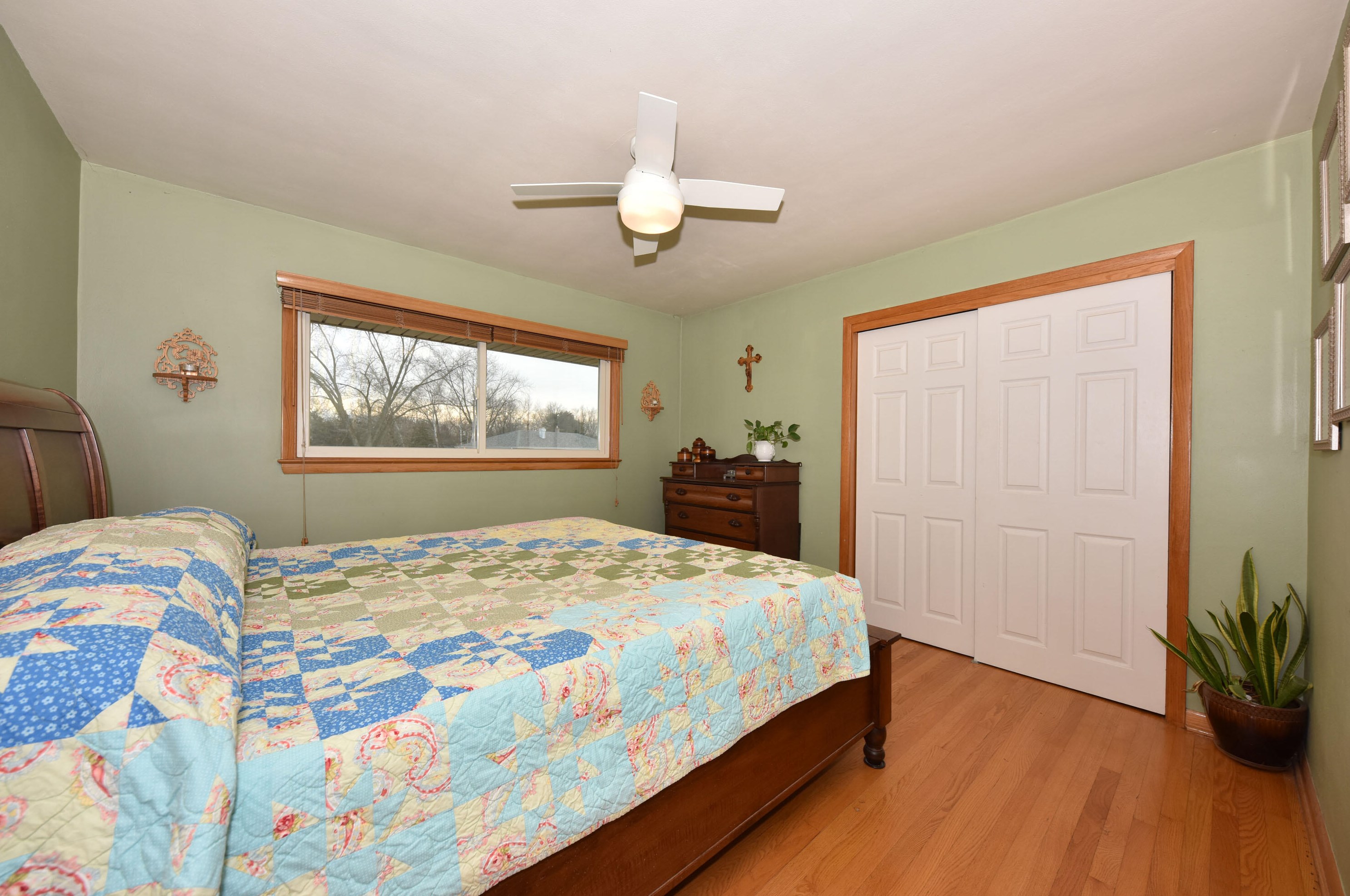 3722 Mary Ann Dr, Hales Corners WI  53132-9319 exterior