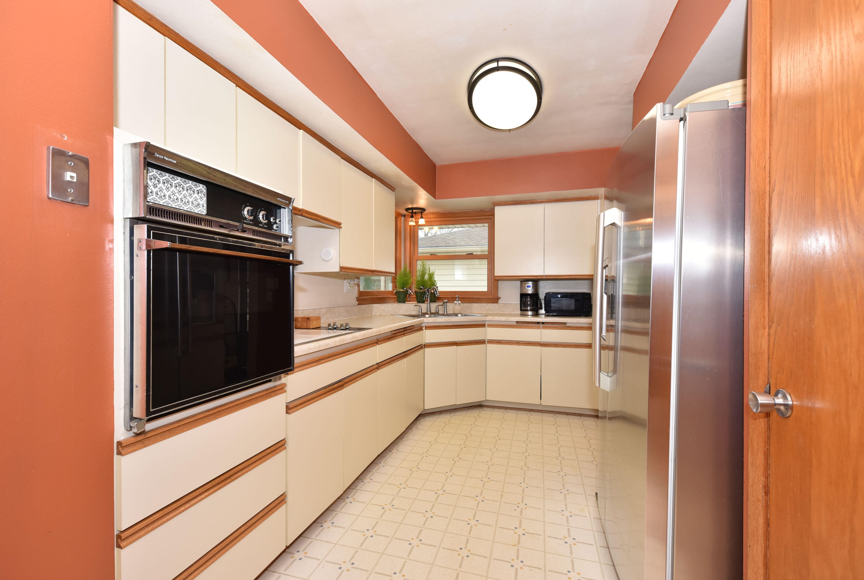 3722 Mary Ann Dr, Hales Corners WI  53132-9319 exterior