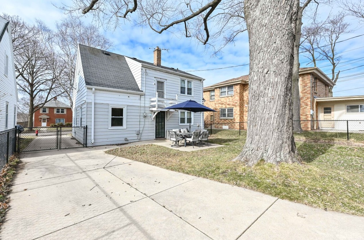 2998 70th St, Milwaukee WI  53210-1225 exterior