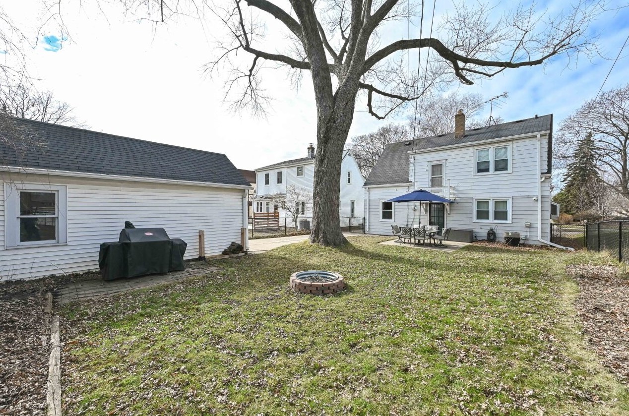 2998 70th St, Milwaukee WI  53210-1225 exterior