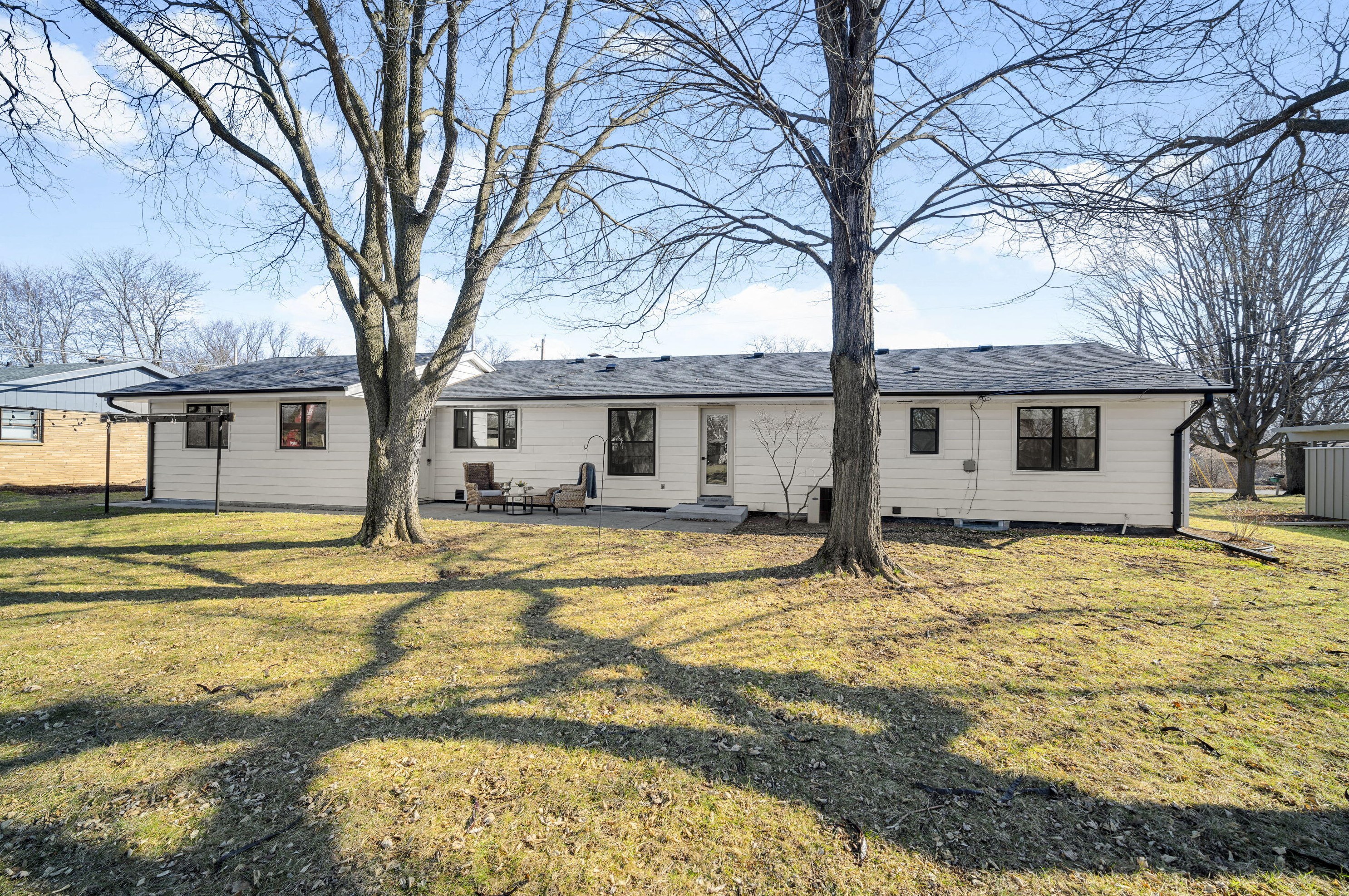 8695 Regent Rd, Milwaukee WI  53217-2362 exterior