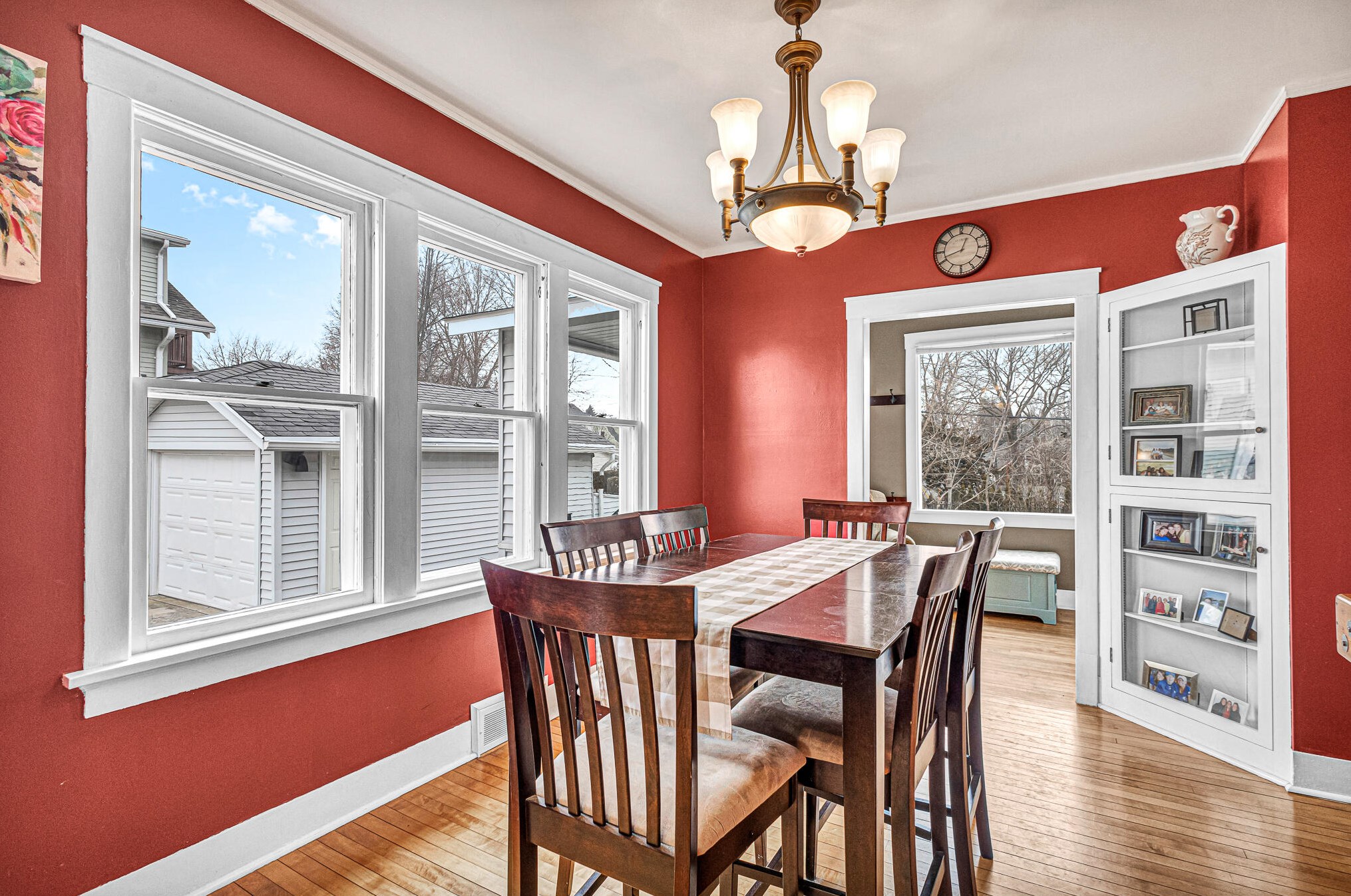 710 Pine St, Manitowoc WI  54220-2825 exterior