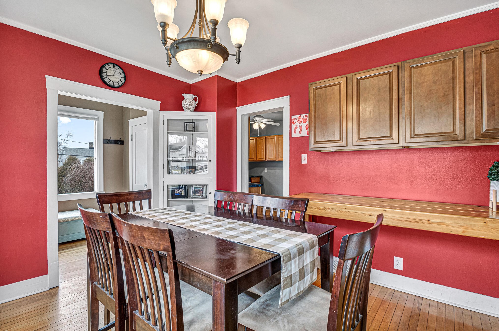 710 Pine St, Manitowoc WI  54220-2825 exterior