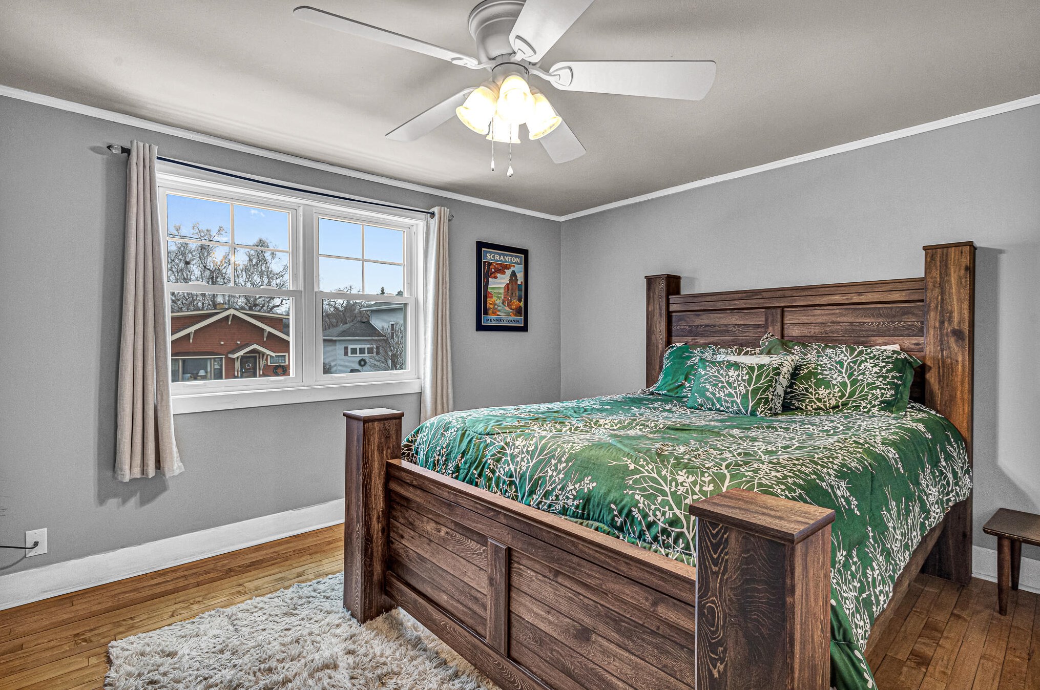 710 Pine St, Manitowoc WI  54220-2825 exterior