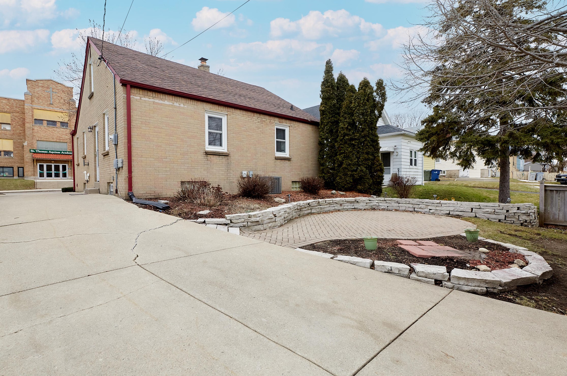 338 Norwich St, Milwaukee WI  53207-4416 exterior