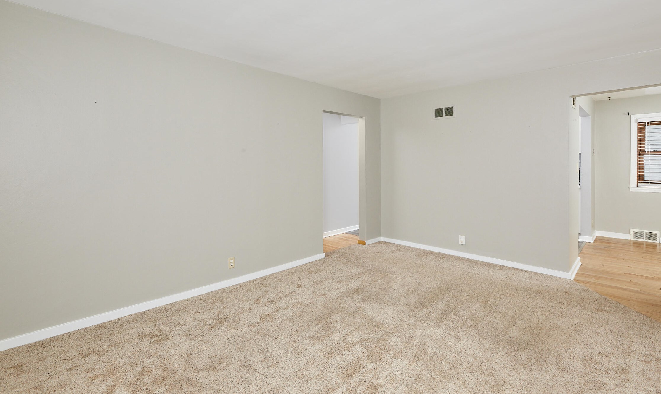 338 Norwich St, Milwaukee WI  53207-4416 exterior