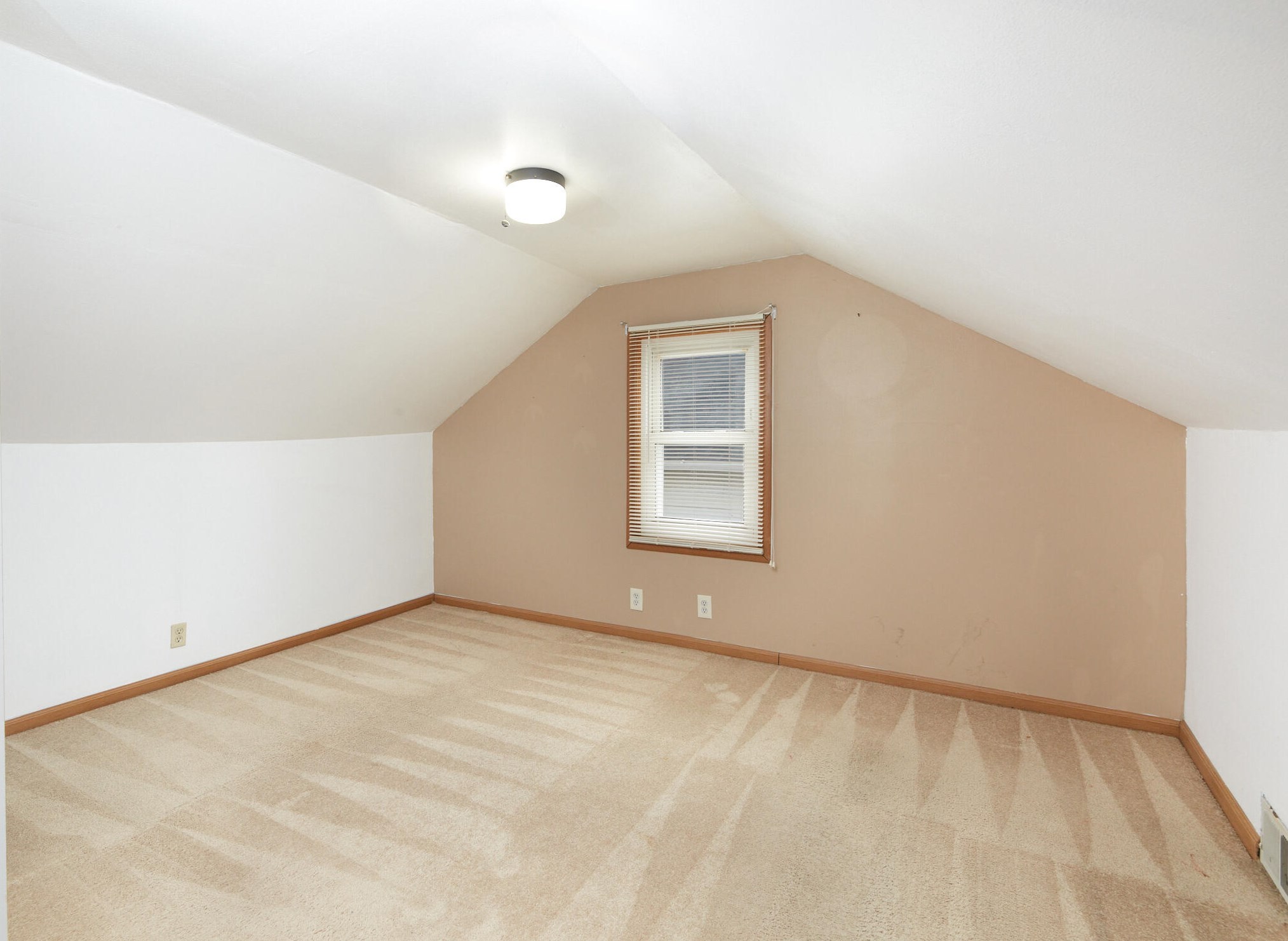 338 Norwich St, Milwaukee WI  53207-4416 exterior