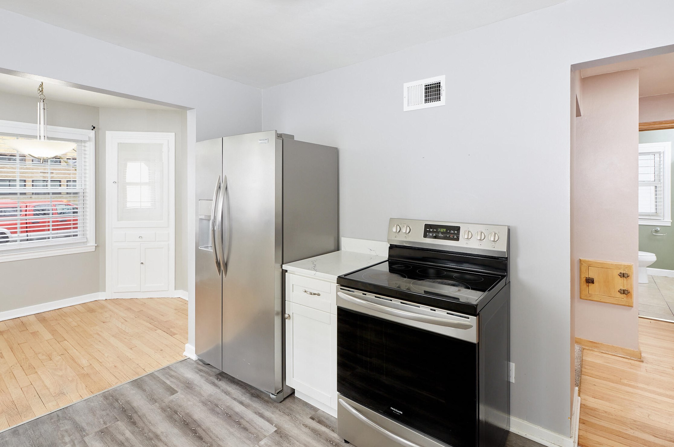 338 Norwich St, Milwaukee WI  53207-4416 exterior