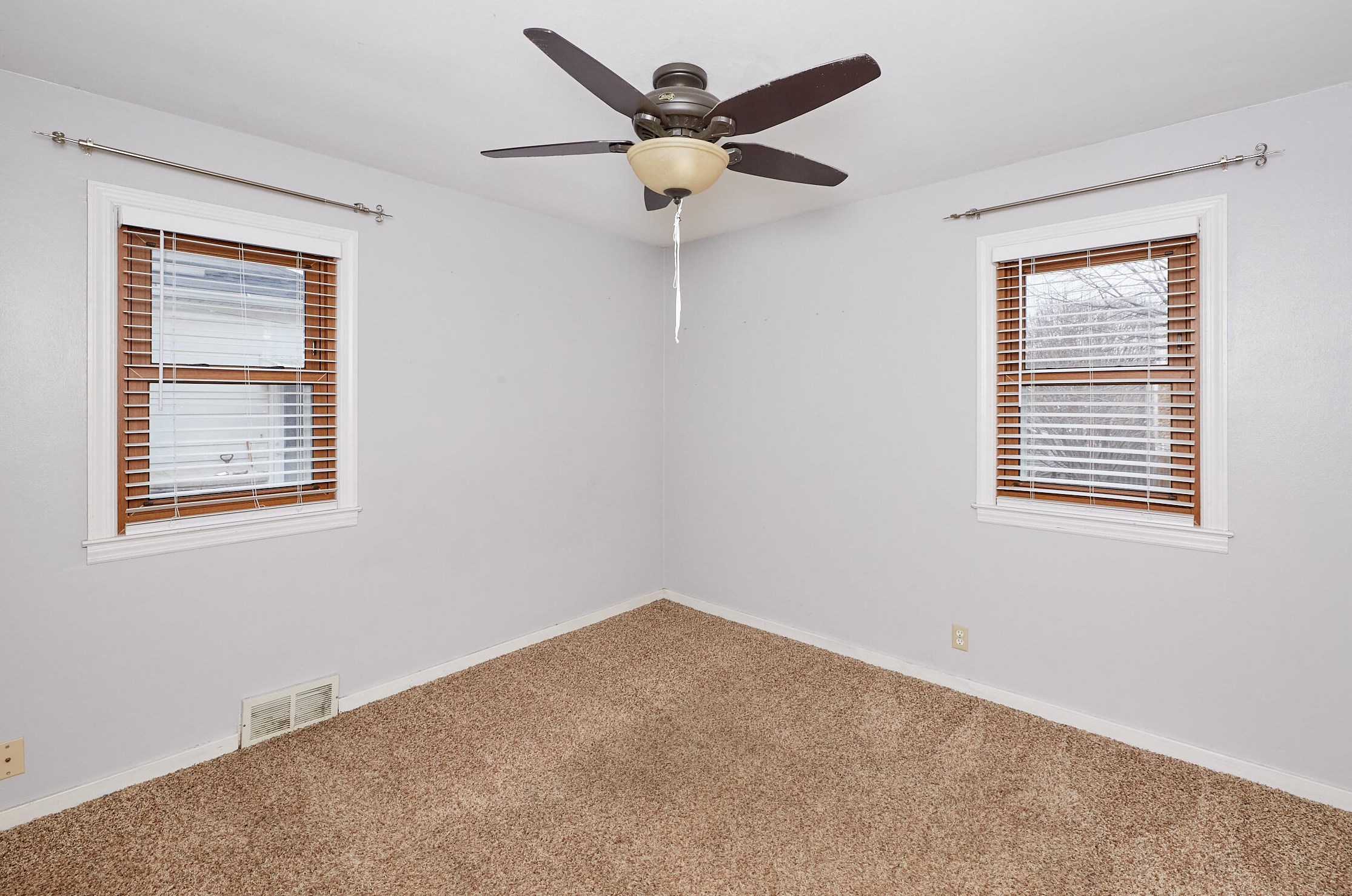 338 Norwich St, Milwaukee WI  53207-4416 exterior