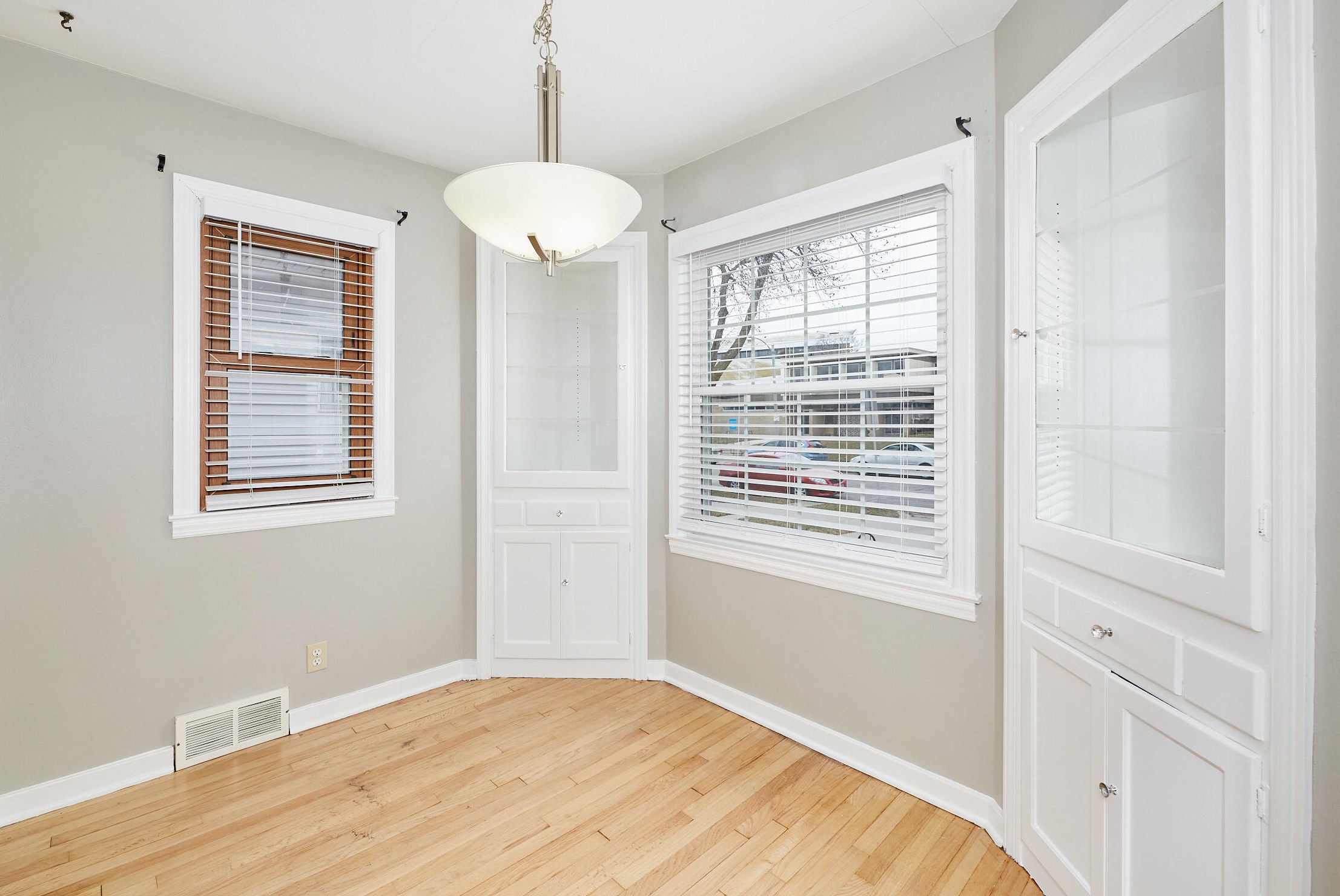 338 Norwich St, Milwaukee WI  53207-4416 exterior