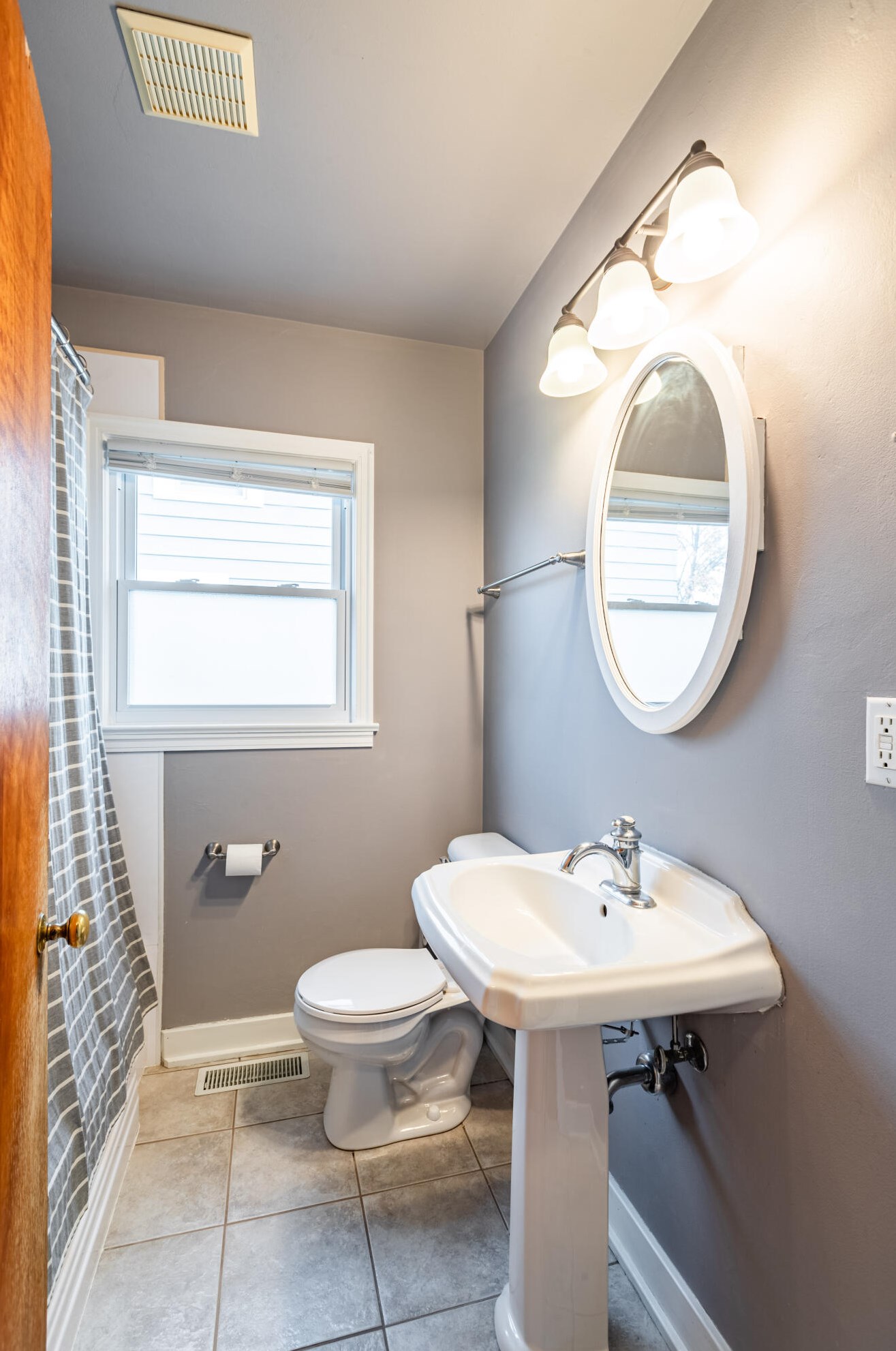 2122 Jackson St, La Crosse WI  54601-5902 exterior